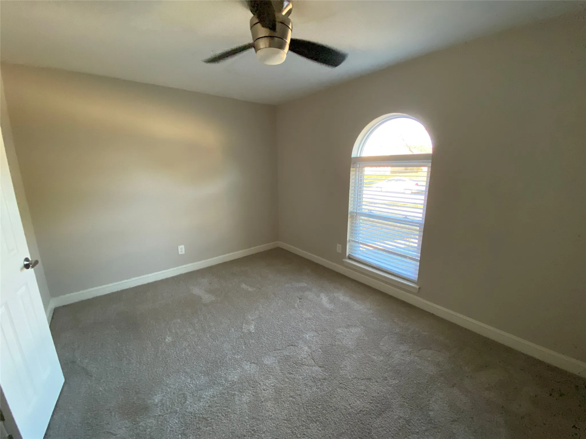 Single Family Residence For Rent in Denton County , 2032 Kings Road, Carrollton, Texas 75007, 3 Bedroom, 2 Bathroom, 2 Garage spaces, 1,438 Sqft, built in 1974, Price $2,800, mls#21352435, Real Estate Agent in Carrollton, Homes For Rent in Denton county, Homes For Rent in Carrollton, Realtor in Carrollton Texas, Real Estate Brokerage Independent Realty Texas, Luminita Cordes Realtor