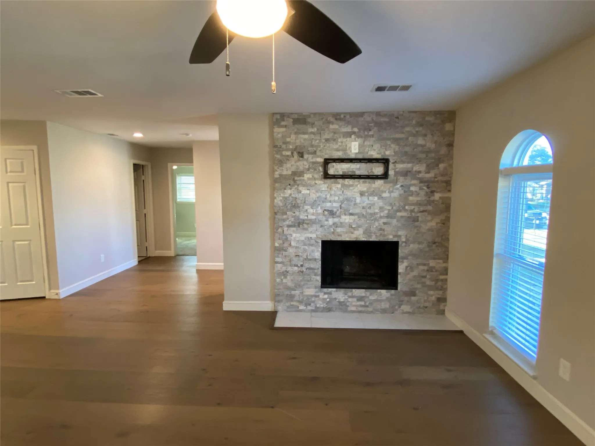 Single Family Residence For Rent in Denton County , 2032 Kings Road, Carrollton, Texas 75007, 3 Bedroom, 2 Bathroom, 2 Garage spaces, 1,438 Sqft, built in 1974, Price $2,800, mls#21352435, Real Estate Agent in Carrollton, Homes For Rent in Denton county, Homes For Rent in Carrollton, Realtor in Carrollton Texas, Real Estate Brokerage Independent Realty Texas, Luminita Cordes Realtor