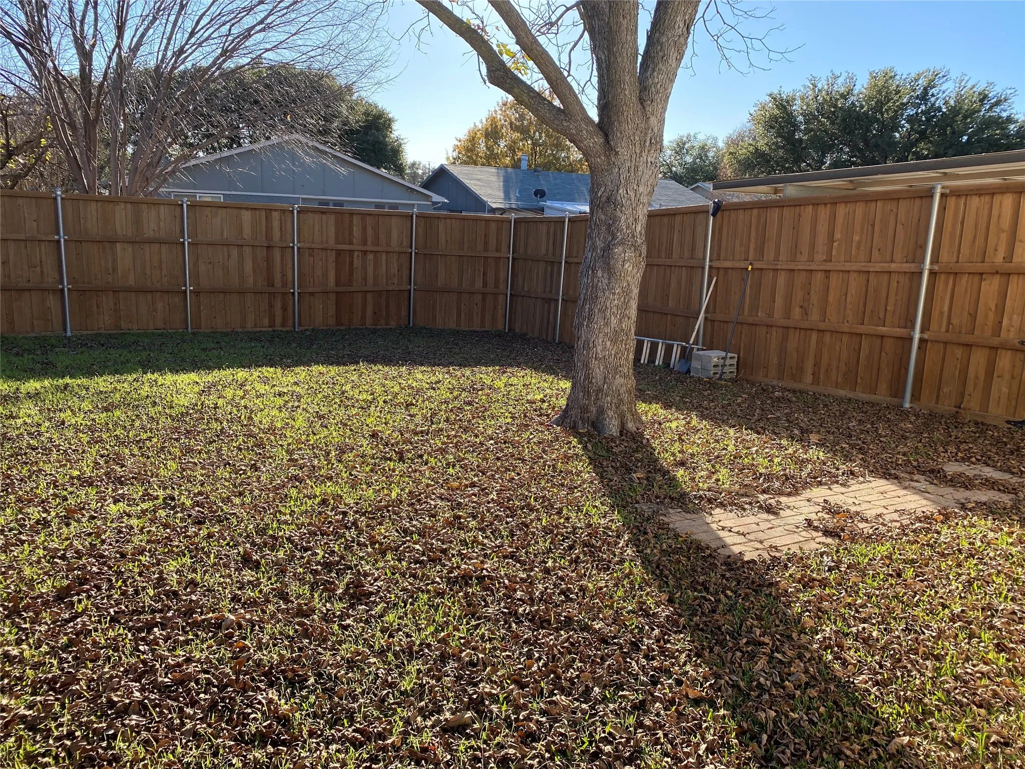 Single Family Residence For Rent in Denton County , 2032 Kings Road, Carrollton, Texas 75007, 3 Bedroom, 2 Bathroom, 2 Garage spaces, 1,438 Sqft, built in 1974, Price $2,800, mls#21352435, Real Estate Agent in Carrollton, Homes For Rent in Denton county, Homes For Rent in Carrollton, Realtor in Carrollton Texas, Real Estate Brokerage Independent Realty Texas, Luminita Cordes Realtor