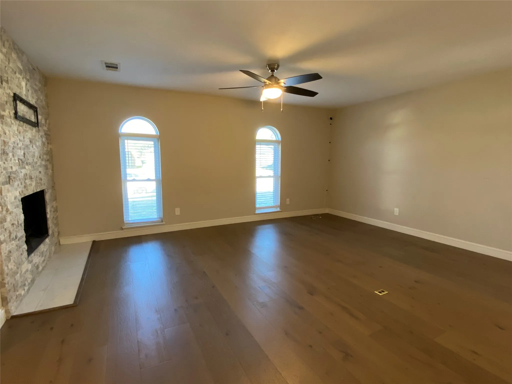 Single Family Residence For Rent in Denton County , 2032 Kings Road, Carrollton, Texas 75007, 3 Bedroom, 2 Bathroom, 2 Garage spaces, 1,438 Sqft, built in 1974, Price $2,800, mls#21352435, Real Estate Agent in Carrollton, Homes For Rent in Denton county, Homes For Rent in Carrollton, Realtor in Carrollton Texas, Real Estate Brokerage Independent Realty Texas, Luminita Cordes Realtor