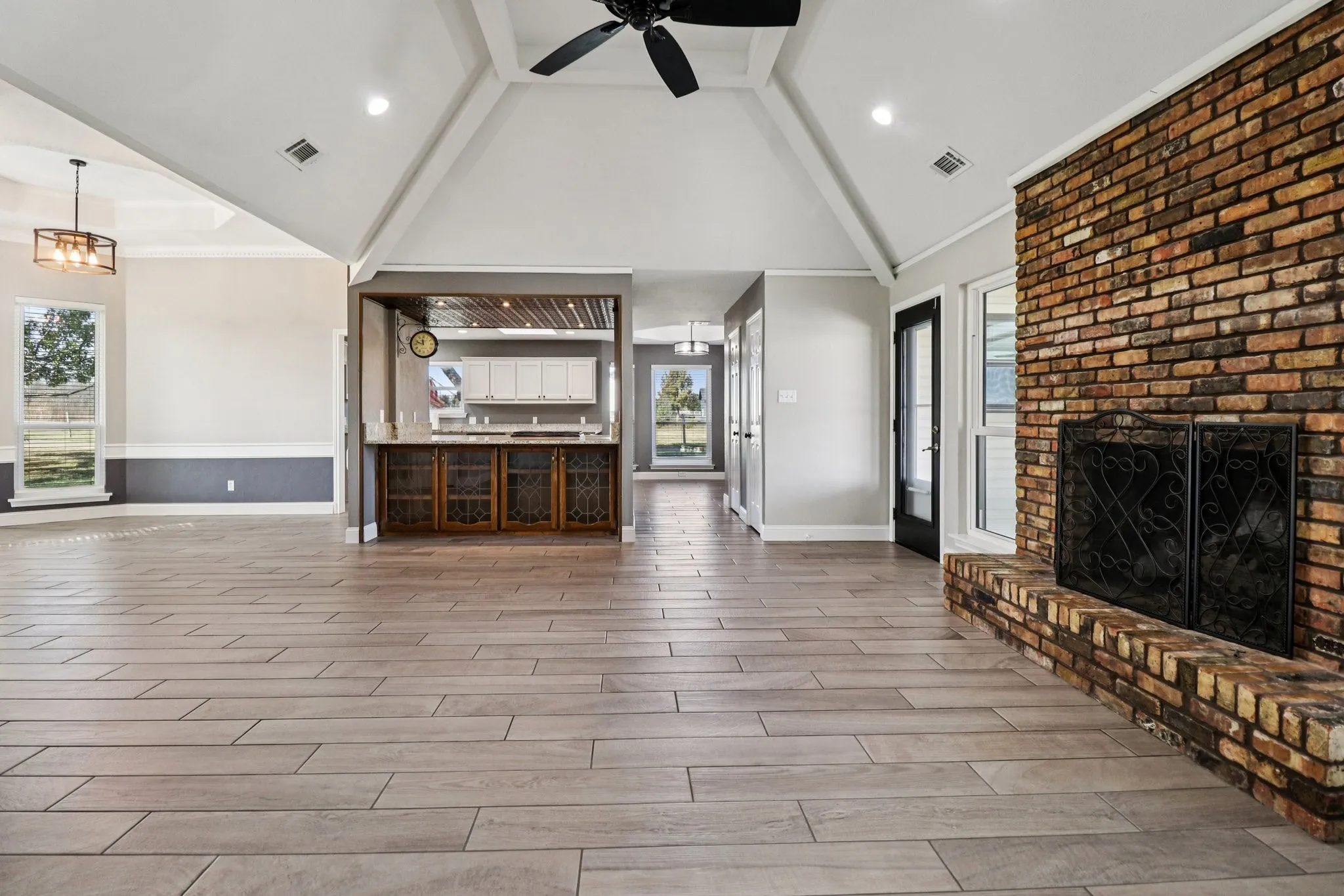 Single Family Residence For Sale in Rockwall County , 261 Meadowpark, Mclendon Chisholm, Texas 75032, 5 Bedroom, 4 Bathroom, 2 Garage spaces, 3,955 Sqft, built in 1991, mls#21352346, Real Estate Agent in Mclendon Chisholm, Homes For Sale in Rockwall county, Homes For Sale in Mclendon Chisholm, Realtor in Mclendon Chisholm Texas, Real Estate Brokerage Independent Realty Texas, Luminita Cordes Realtor