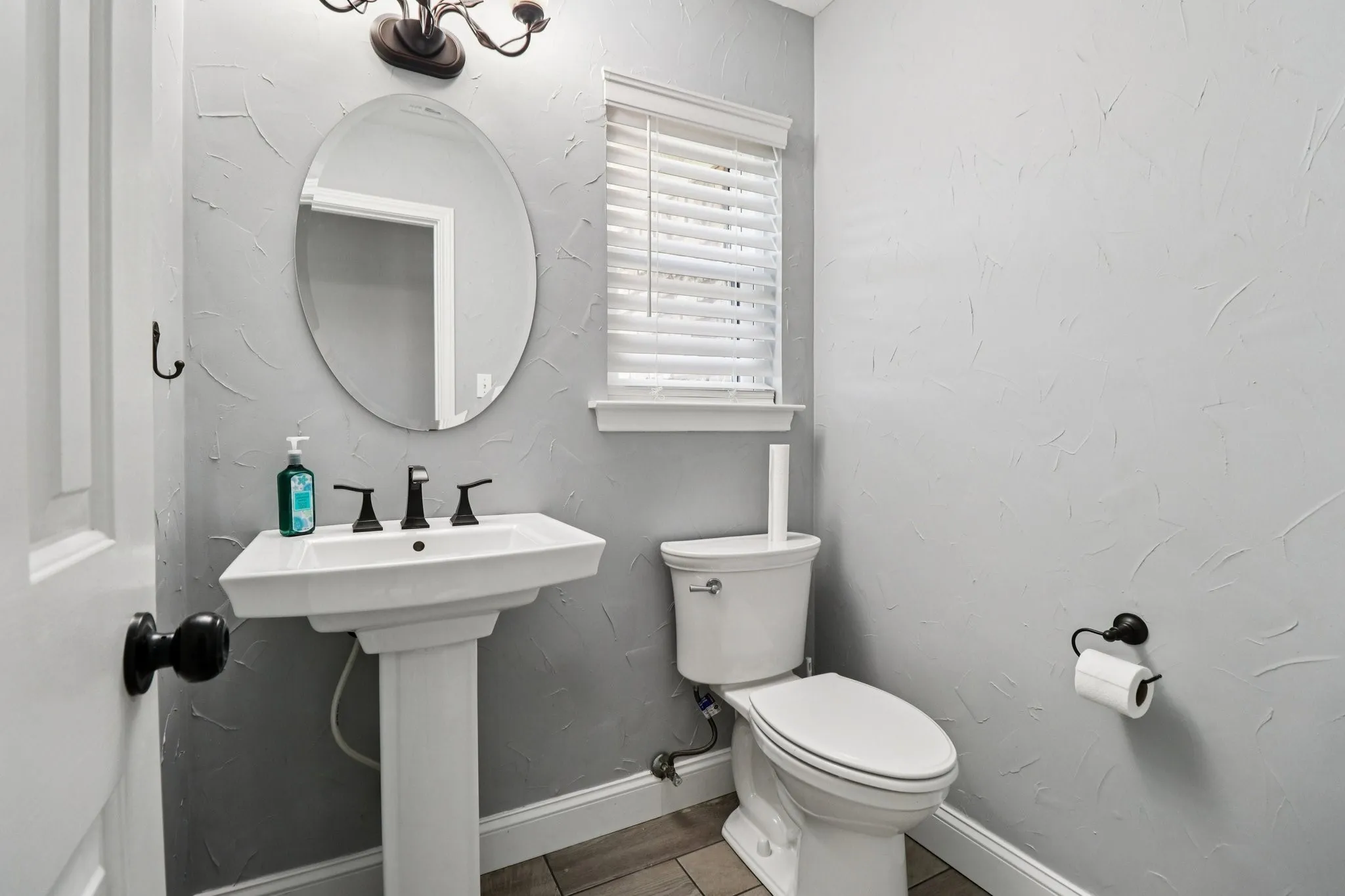 Single Family Residence For Sale in Rockwall County , 261 Meadowpark, Mclendon Chisholm, Texas 75032, 5 Bedroom, 4 Bathroom, 2 Garage spaces, 3,955 Sqft, built in 1991, mls#21352346, Real Estate Agent in Mclendon Chisholm, Homes For Sale in Rockwall county, Homes For Sale in Mclendon Chisholm, Realtor in Mclendon Chisholm Texas, Real Estate Brokerage Independent Realty Texas, Luminita Cordes Realtor