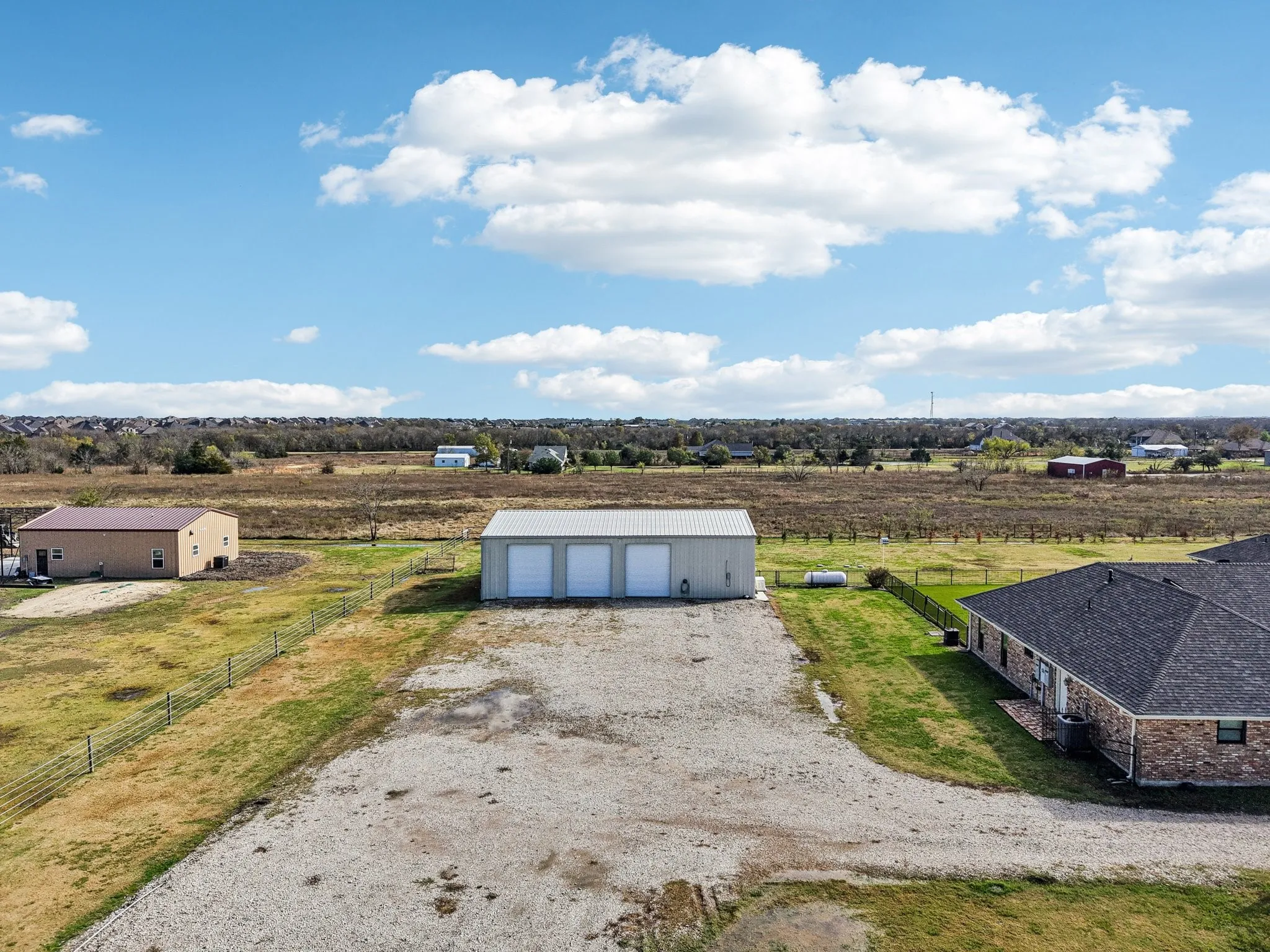 Single Family Residence For Sale in Rockwall County , 261 Meadowpark, Mclendon Chisholm, Texas 75032, 5 Bedroom, 4 Bathroom, 2 Garage spaces, 3,955 Sqft, built in 1991, mls#21352346, Real Estate Agent in Mclendon Chisholm, Homes For Sale in Rockwall county, Homes For Sale in Mclendon Chisholm, Realtor in Mclendon Chisholm Texas, Real Estate Brokerage Independent Realty Texas, Luminita Cordes Realtor