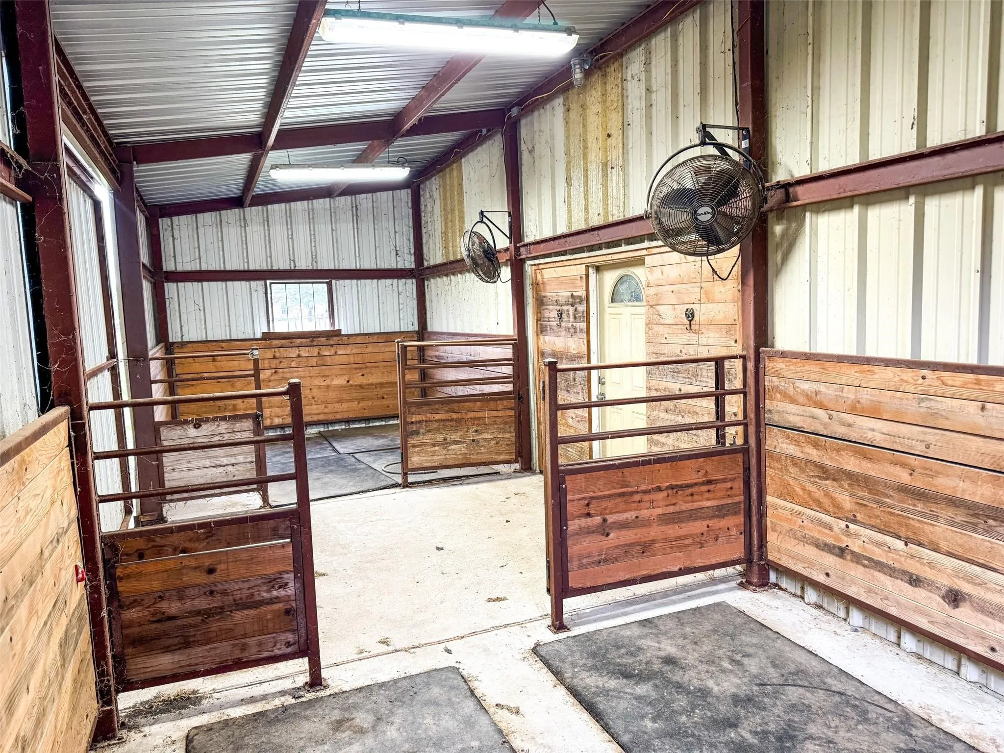 Single Family Residence For Sale in Rockwall County , 261 Meadowpark, Mclendon Chisholm, Texas 75032, 5 Bedroom, 4 Bathroom, 2 Garage spaces, 3,955 Sqft, built in 1991, mls#21352346, Real Estate Agent in Mclendon Chisholm, Homes For Sale in Rockwall county, Homes For Sale in Mclendon Chisholm, Realtor in Mclendon Chisholm Texas, Real Estate Brokerage Independent Realty Texas, Luminita Cordes Realtor