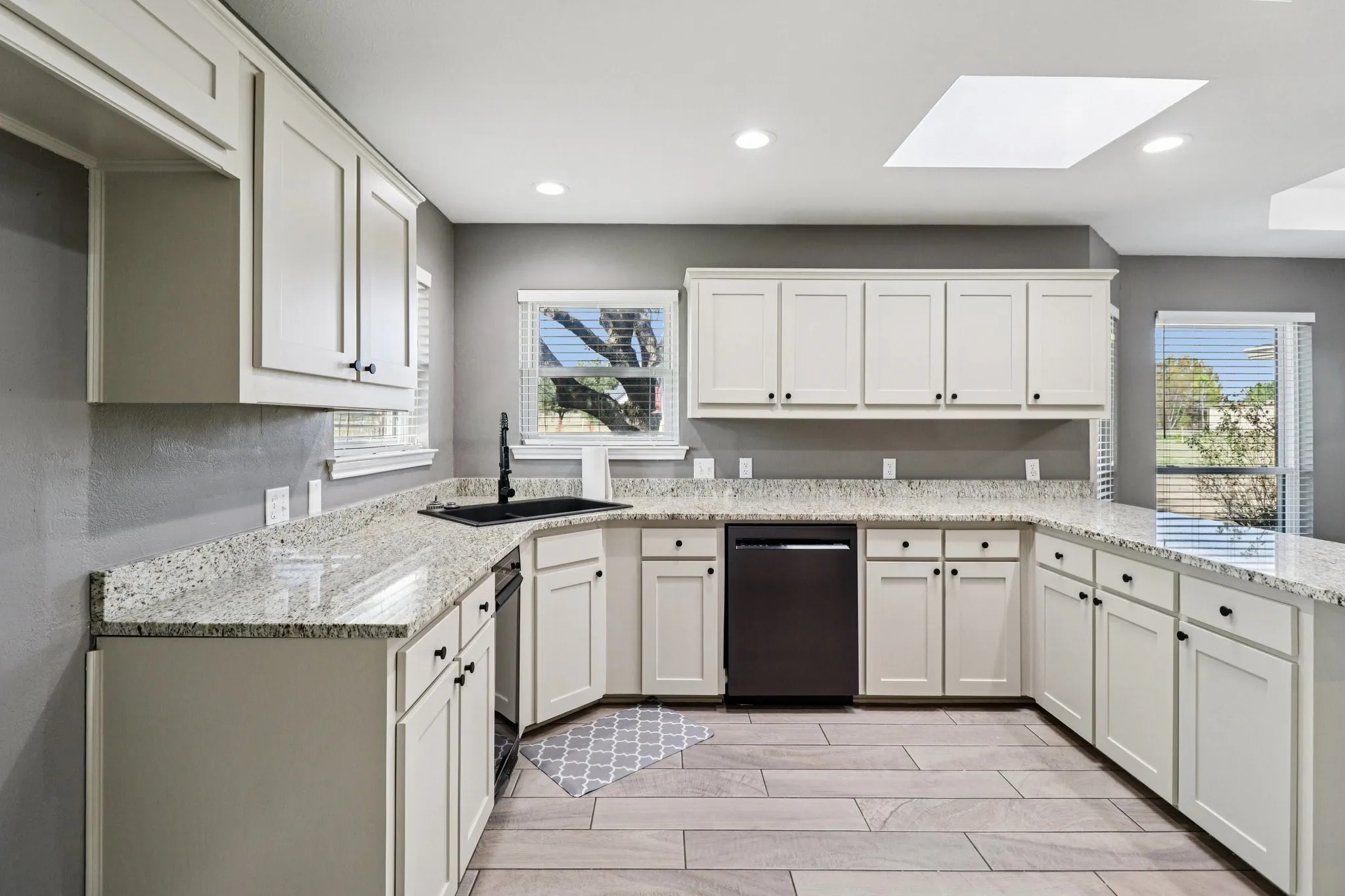 Single Family Residence For Sale in Rockwall County , 261 Meadowpark, Mclendon Chisholm, Texas 75032, 5 Bedroom, 4 Bathroom, 2 Garage spaces, 3,955 Sqft, built in 1991, mls#21352346, Real Estate Agent in Mclendon Chisholm, Homes For Sale in Rockwall county, Homes For Sale in Mclendon Chisholm, Realtor in Mclendon Chisholm Texas, Real Estate Brokerage Independent Realty Texas, Luminita Cordes Realtor
