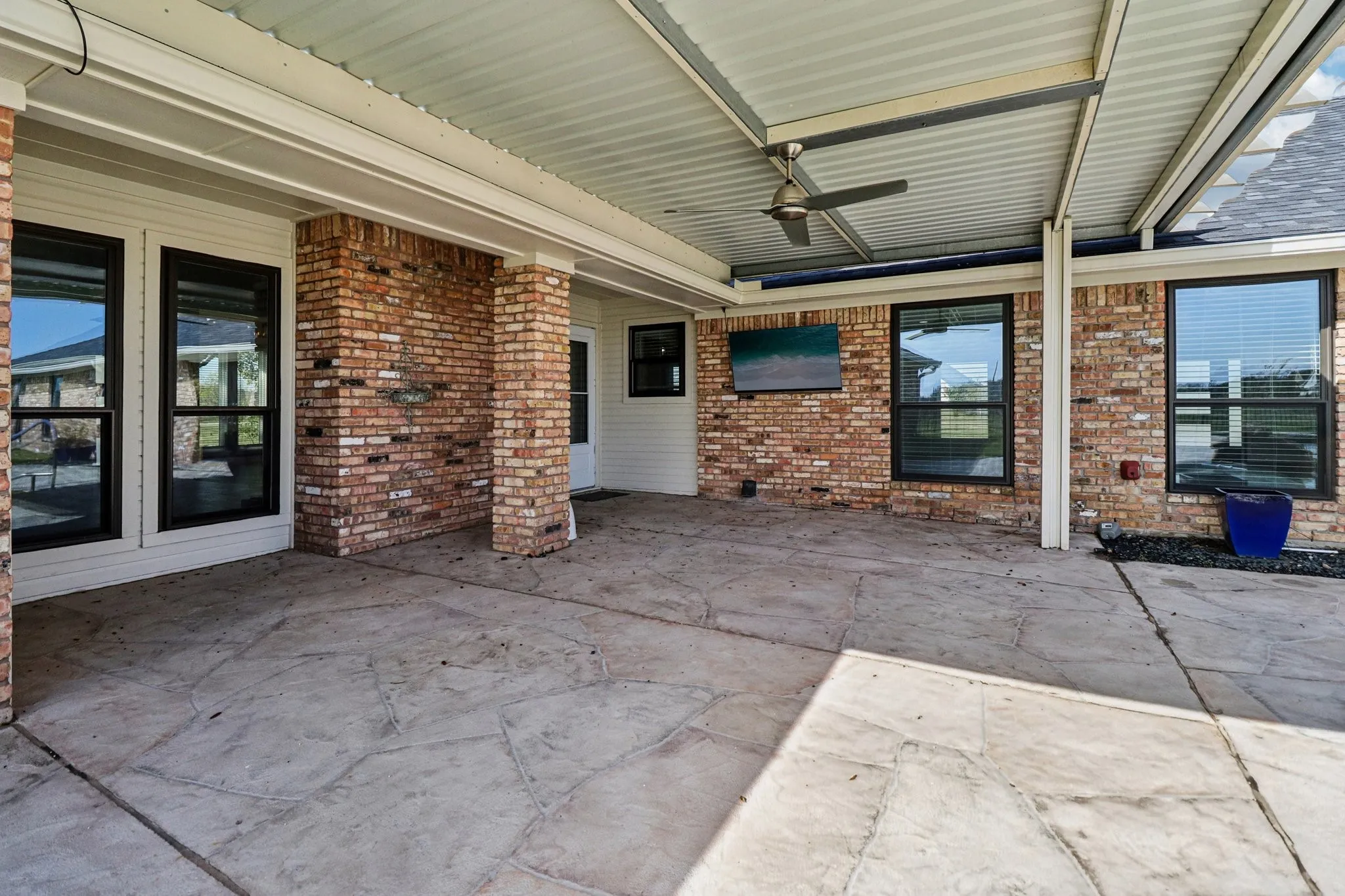 Single Family Residence For Sale in Rockwall County , 261 Meadowpark, Mclendon Chisholm, Texas 75032, 5 Bedroom, 4 Bathroom, 2 Garage spaces, 3,955 Sqft, built in 1991, mls#21352346, Real Estate Agent in Mclendon Chisholm, Homes For Sale in Rockwall county, Homes For Sale in Mclendon Chisholm, Realtor in Mclendon Chisholm Texas, Real Estate Brokerage Independent Realty Texas, Luminita Cordes Realtor