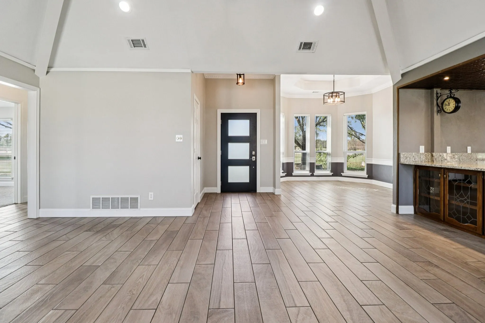 Single Family Residence For Sale in Rockwall County , 261 Meadowpark, Mclendon Chisholm, Texas 75032, 5 Bedroom, 4 Bathroom, 2 Garage spaces, 3,955 Sqft, built in 1991, mls#21352346, Real Estate Agent in Mclendon Chisholm, Homes For Sale in Rockwall county, Homes For Sale in Mclendon Chisholm, Realtor in Mclendon Chisholm Texas, Real Estate Brokerage Independent Realty Texas, Luminita Cordes Realtor