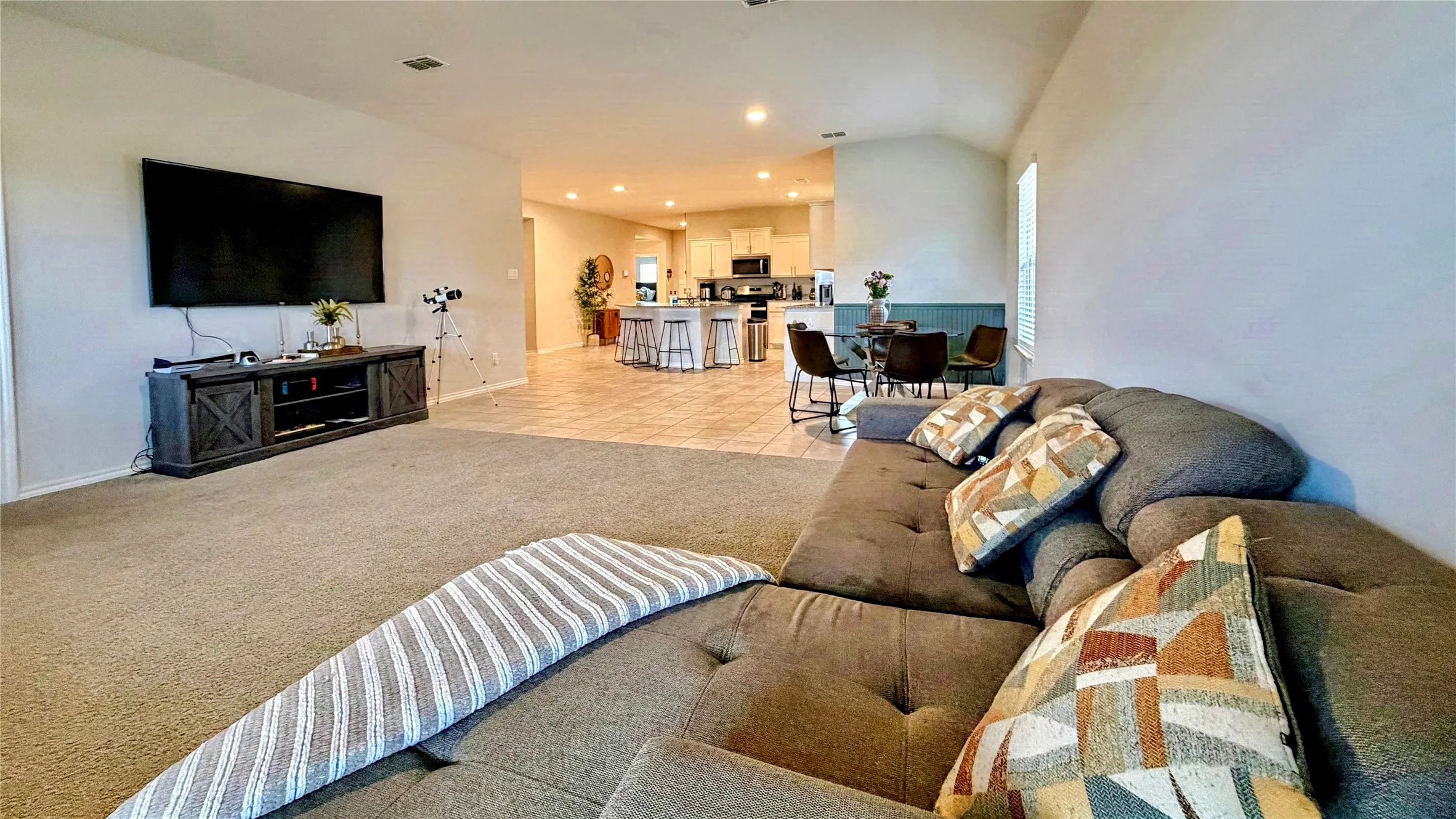 Single Family Residence For Rent in Denton County , 16628 Hay Valley Drive, Justin, Texas 76247, 4 Bedroom, 2 Bathroom, 2 Garage spaces, 2,081 Sqft, built in 2023, mls#21351947, Real Estate Agent in Justin, Homes For Rent in Denton county, Homes For Rent in Justin, Realtor in Justin Texas, Real Estate Brokerage Independent Realty Texas, Luminita Cordes Realtor