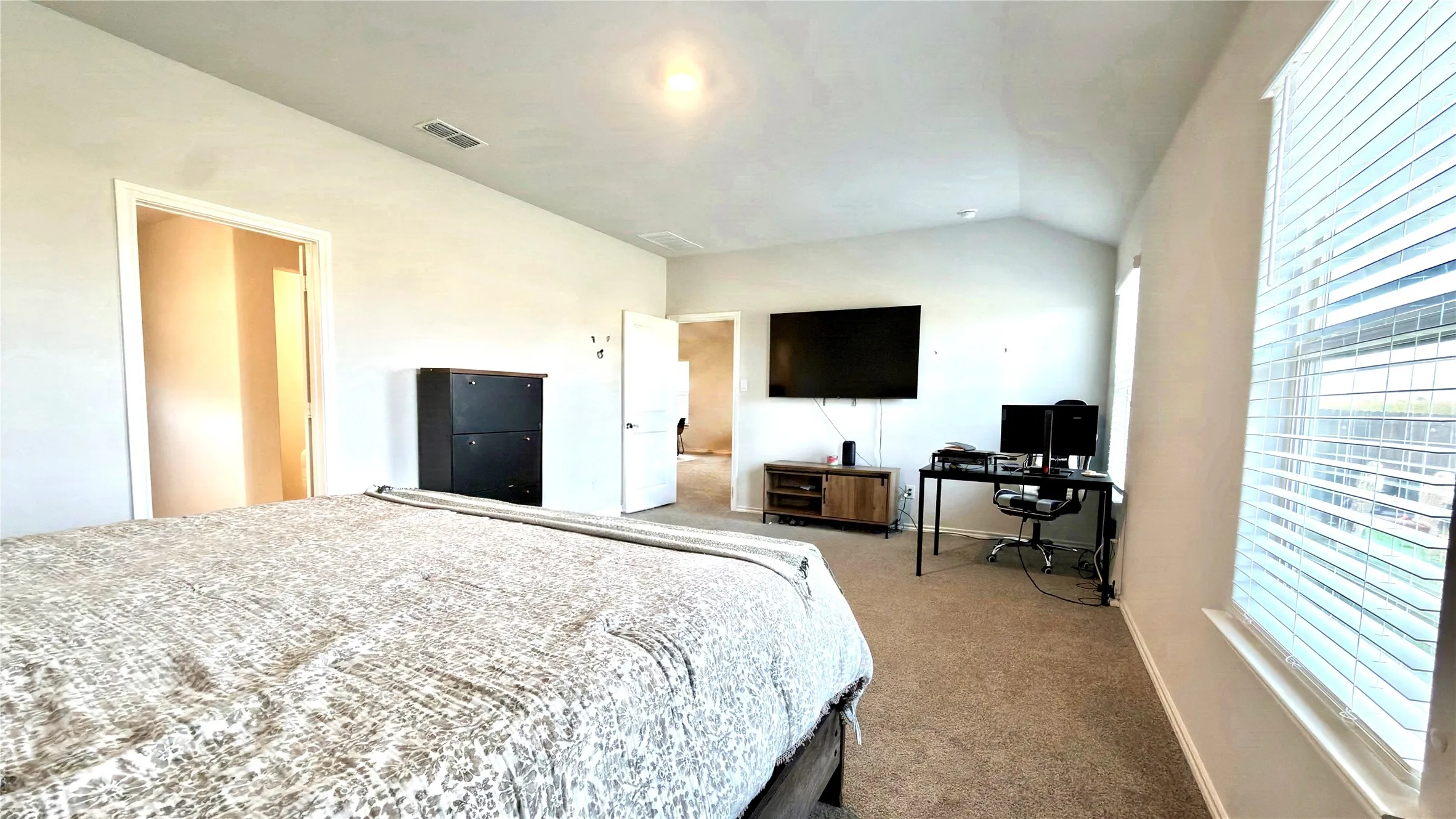 Single Family Residence For Rent in Denton County , 16628 Hay Valley Drive, Justin, Texas 76247, 4 Bedroom, 2 Bathroom, 2 Garage spaces, 2,081 Sqft, built in 2023, mls#21351947, Real Estate Agent in Justin, Homes For Rent in Denton county, Homes For Rent in Justin, Realtor in Justin Texas, Real Estate Brokerage Independent Realty Texas, Luminita Cordes Realtor