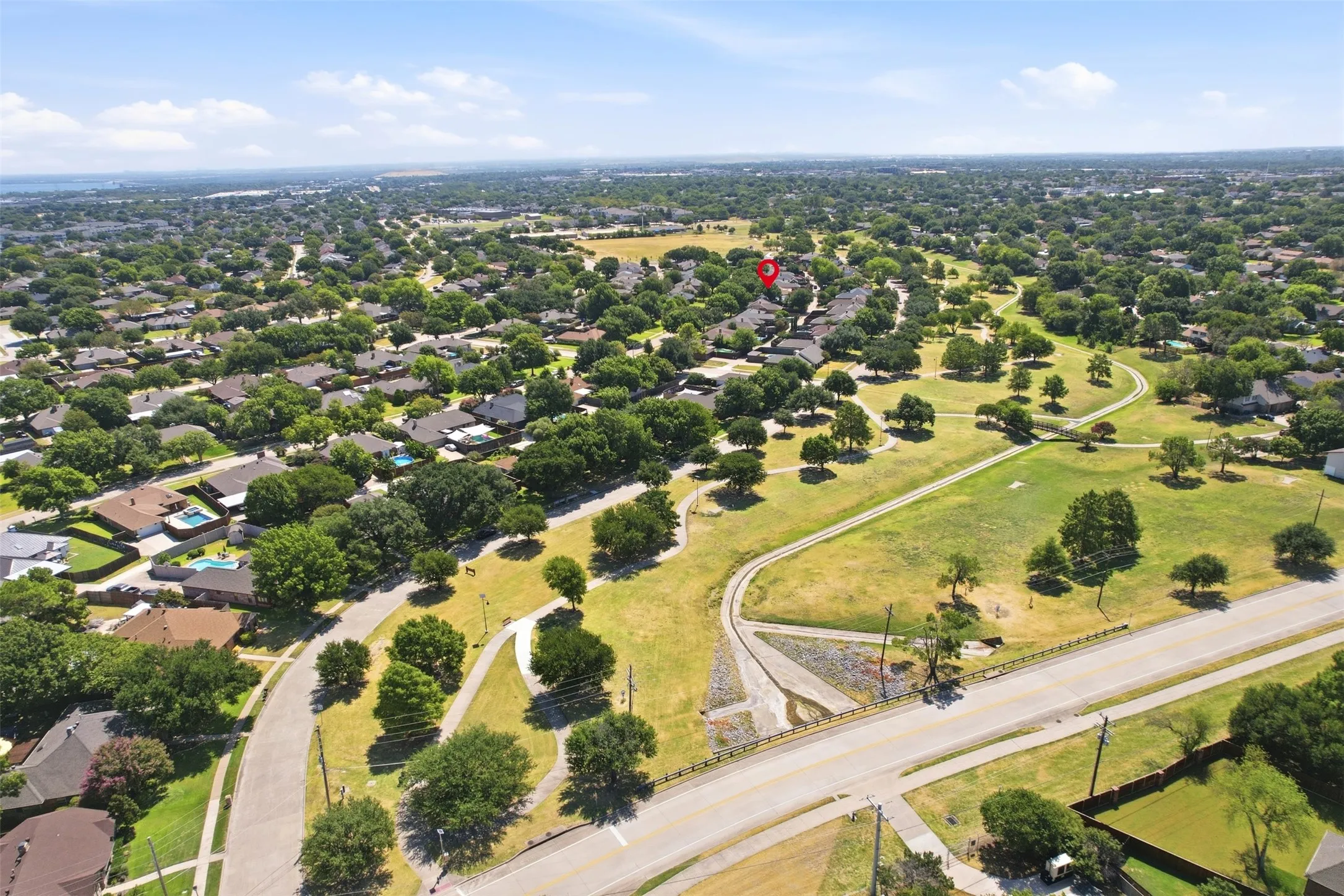 Single Family Residence For Sale in Denton County , 1550 Oak Creek Drive, Lewisville, Texas 75077, 3 Bedroom, 2 Bathroom, 2 Garage spaces, 1,975 Sqft, built in 1980, mls#21352325, Real Estate Agent in Lewisville, Homes For Sale in Denton county, Homes For Sale in Lewisville, Realtor in Lewisville Texas, Real Estate Brokerage Independent Realty Texas, Luminita Cordes Realtor