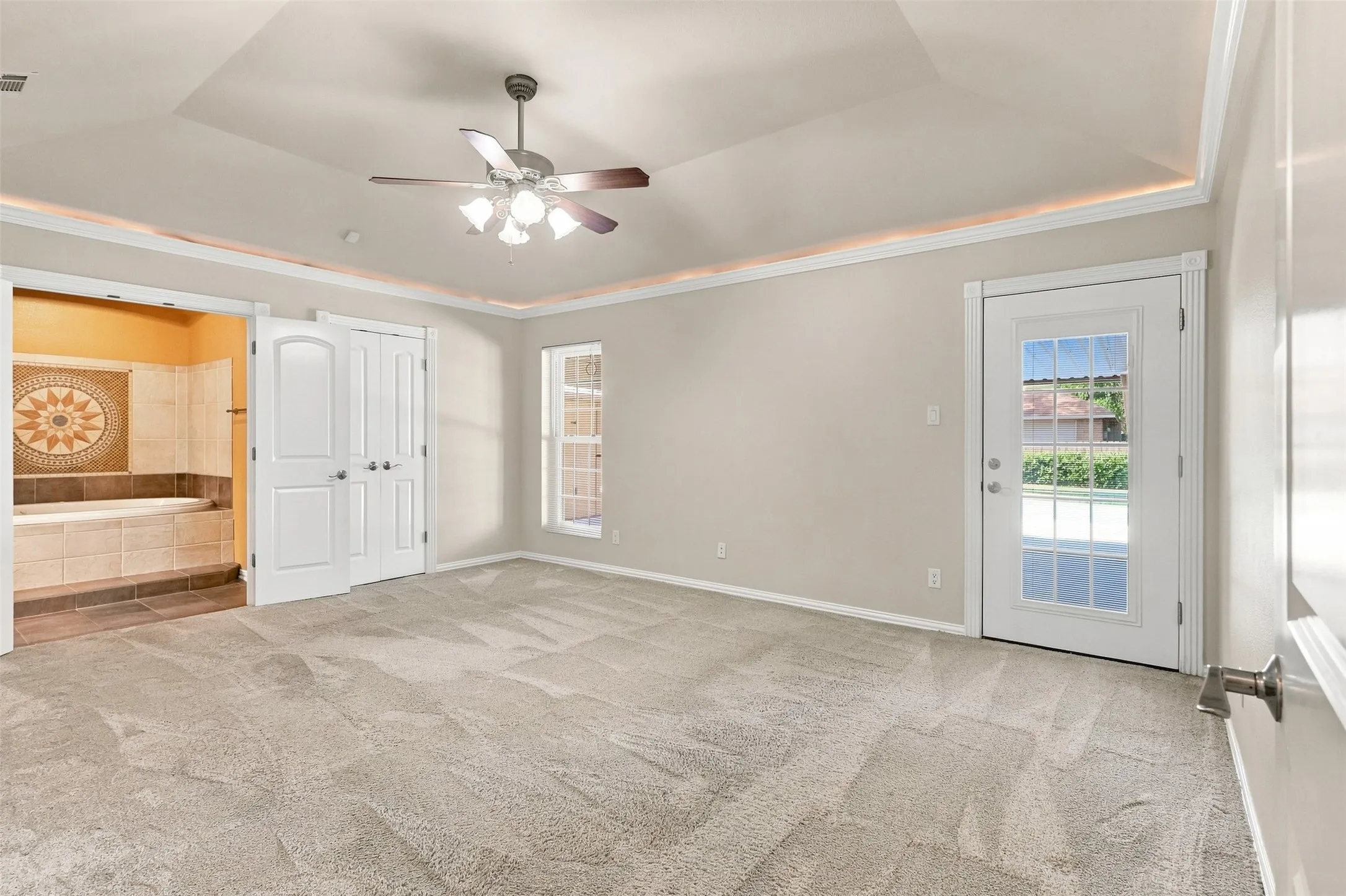 Single Family Residence For Sale in Denton County , 1550 Oak Creek Drive, Lewisville, Texas 75077, 3 Bedroom, 2 Bathroom, 2 Garage spaces, 1,975 Sqft, built in 1980, mls#21352325, Real Estate Agent in Lewisville, Homes For Sale in Denton county, Homes For Sale in Lewisville, Realtor in Lewisville Texas, Real Estate Brokerage Independent Realty Texas, Luminita Cordes Realtor