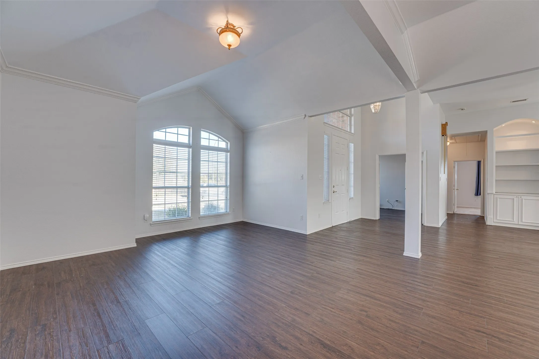 Single Family Residence For Sale in Collin County , 316 Mimosa Drive, Murphy, Texas 75094, 4 Bedroom, 2 Bathroom, 2 Garage spaces, 2,455 Sqft, built in 2001, mls#21351474, Real Estate Agent in Murphy, Homes For Sale in Collin county, Homes For Sale in Murphy, Realtor in Murphy Texas, Real Estate Brokerage Independent Realty Texas, Luminita Cordes Realtor