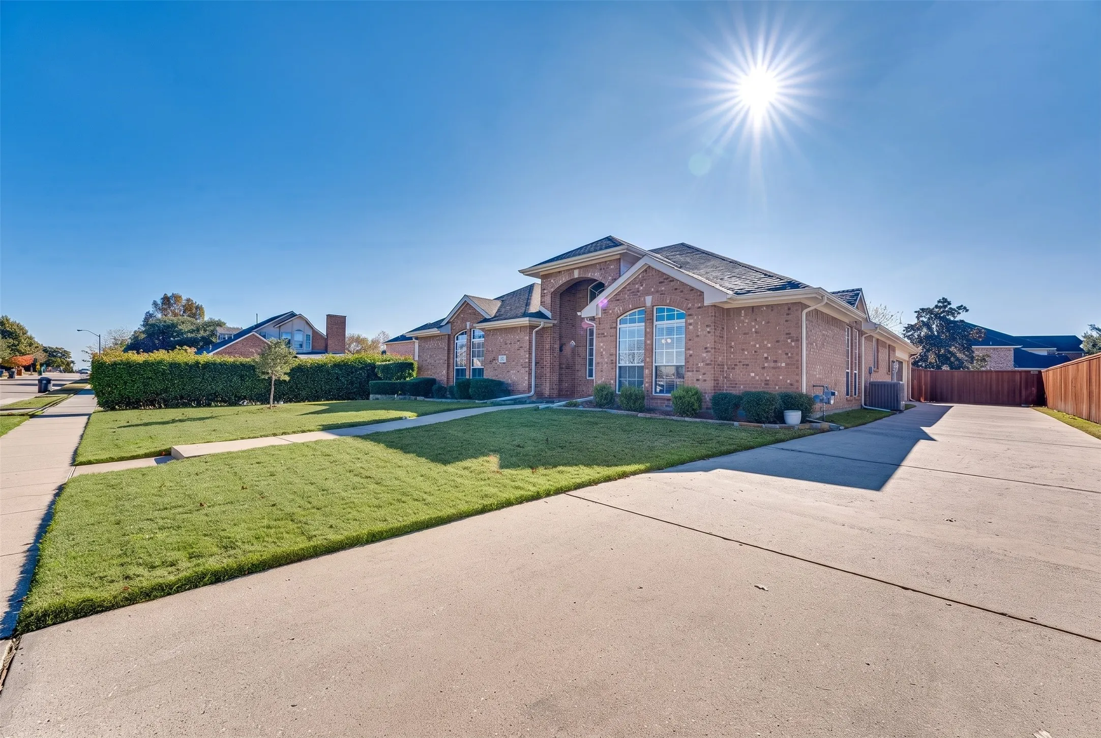 Single Family Residence For Sale in Collin County , 316 Mimosa Drive, Murphy, Texas 75094, 4 Bedroom, 2 Bathroom, 2 Garage spaces, 2,455 Sqft, built in 2001, mls#21351474, Real Estate Agent in Murphy, Homes For Sale in Collin county, Homes For Sale in Murphy, Realtor in Murphy Texas, Real Estate Brokerage Independent Realty Texas, Luminita Cordes Realtor
