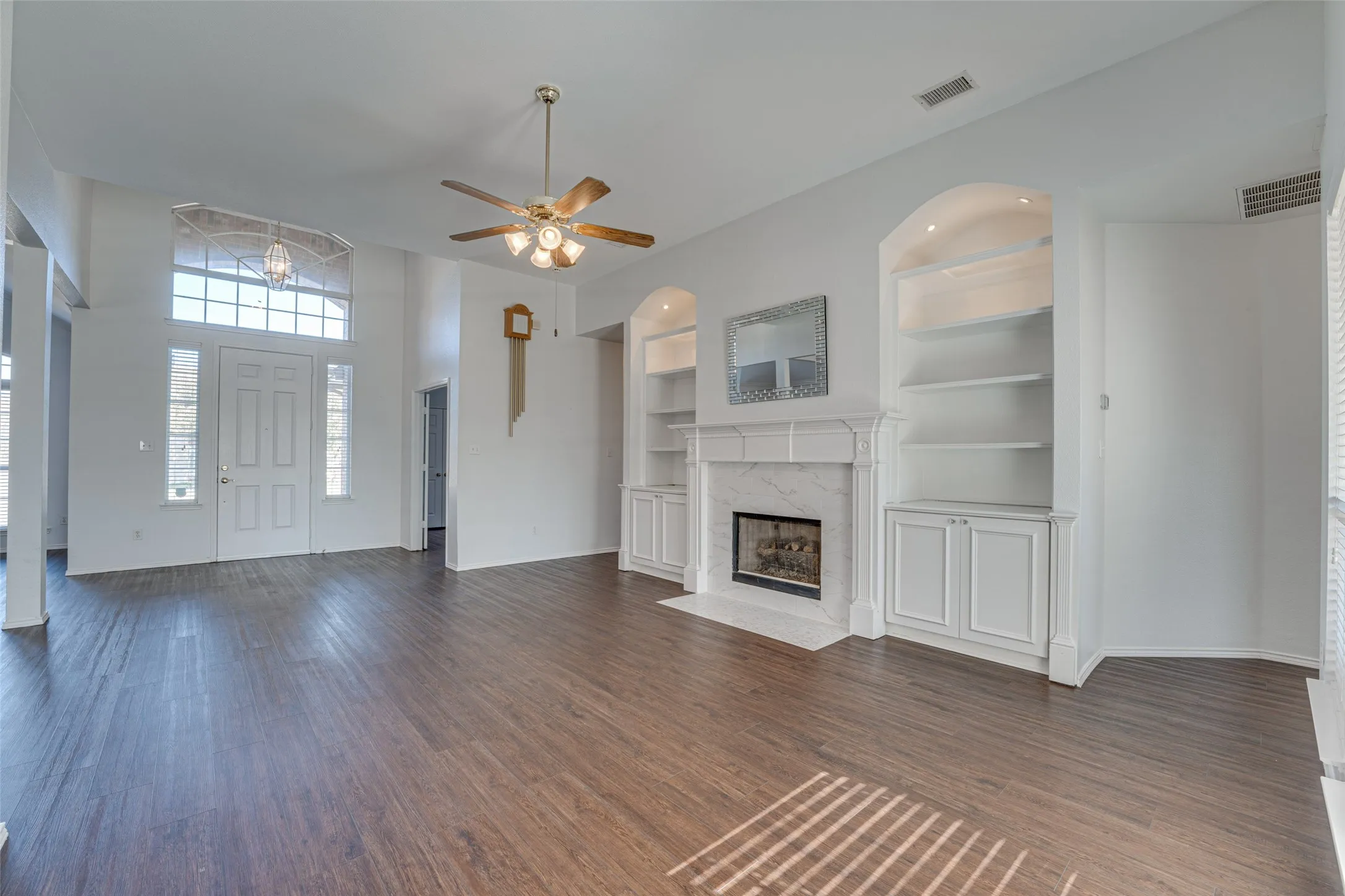 Single Family Residence For Sale in Collin County , 316 Mimosa Drive, Murphy, Texas 75094, 4 Bedroom, 2 Bathroom, 2 Garage spaces, 2,455 Sqft, built in 2001, mls#21351474, Real Estate Agent in Murphy, Homes For Sale in Collin county, Homes For Sale in Murphy, Realtor in Murphy Texas, Real Estate Brokerage Independent Realty Texas, Luminita Cordes Realtor