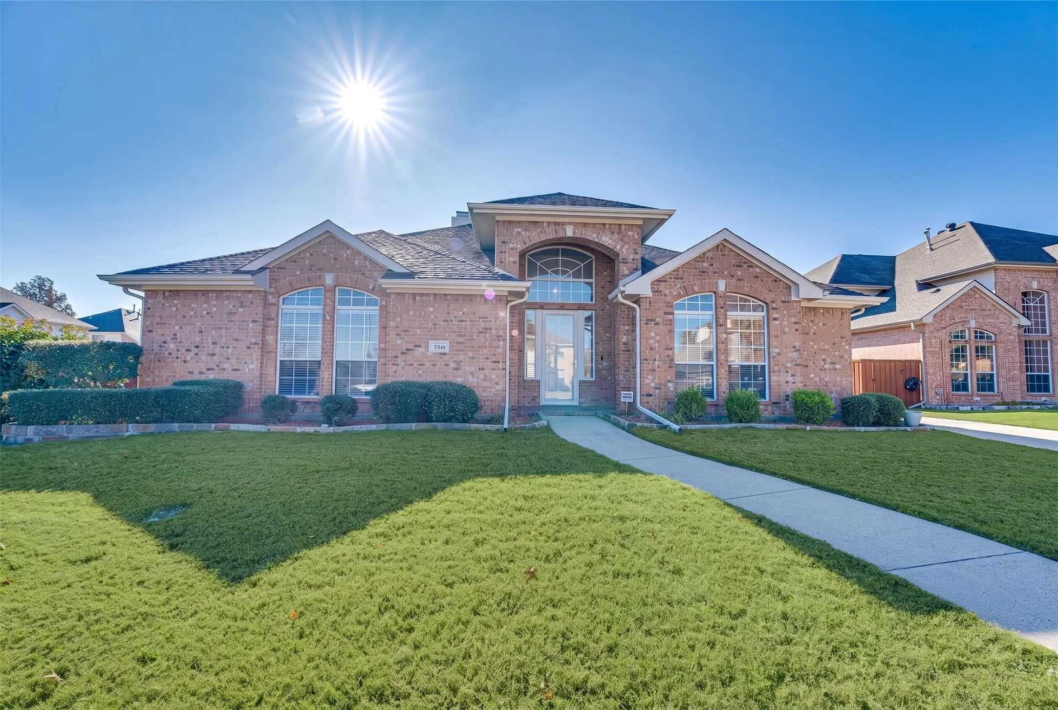 Single Family Residence For Sale in Collin County , 316 Mimosa Drive, Murphy, Texas 75094, 4 Bedroom, 2 Bathroom, 2 Garage spaces, 2,455 Sqft, built in 2001, mls#21351474, Real Estate Agent in Murphy, Homes For Sale in Collin county, Homes For Sale in Murphy, Realtor in Murphy Texas, Real Estate Brokerage Independent Realty Texas, Luminita Cordes Realtor