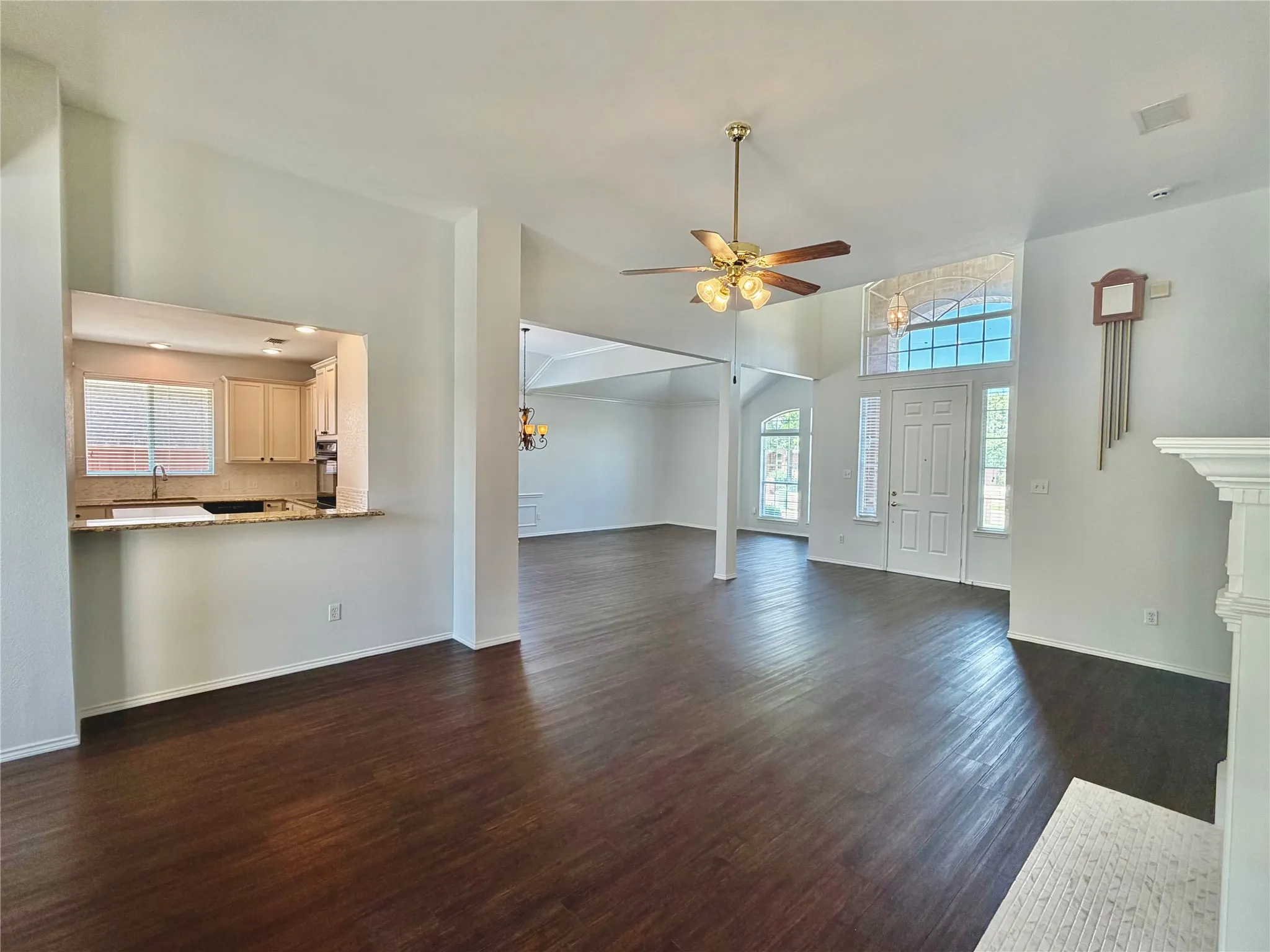 Single Family Residence For Sale in Collin County , 316 Mimosa Drive, Murphy, Texas 75094, 4 Bedroom, 2 Bathroom, 2 Garage spaces, 2,455 Sqft, built in 2001, mls#21351474, Real Estate Agent in Murphy, Homes For Sale in Collin county, Homes For Sale in Murphy, Realtor in Murphy Texas, Real Estate Brokerage Independent Realty Texas, Luminita Cordes Realtor