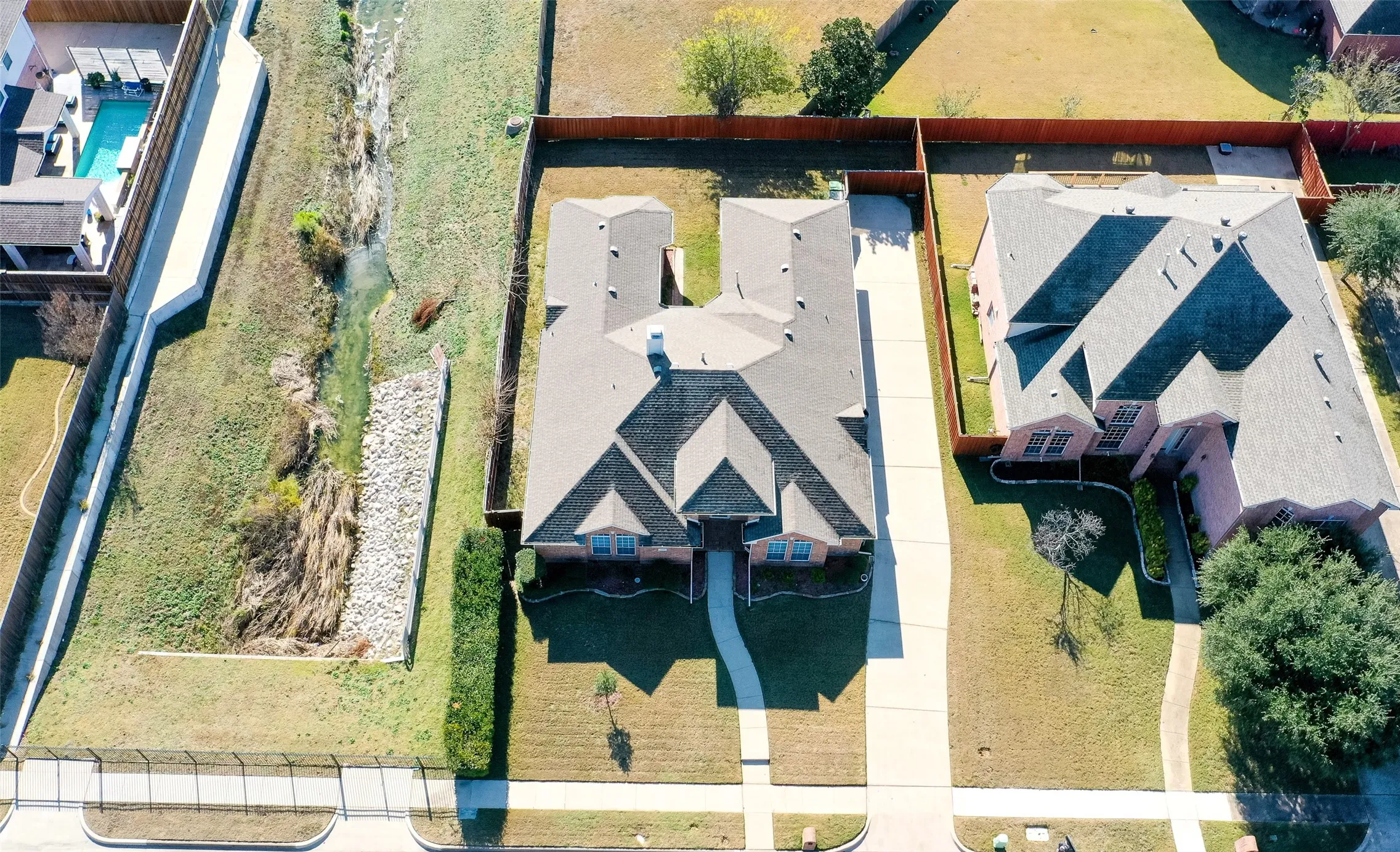 Single Family Residence For Sale in Collin County , 316 Mimosa Drive, Murphy, Texas 75094, 4 Bedroom, 2 Bathroom, 2 Garage spaces, 2,455 Sqft, built in 2001, mls#21351474, Real Estate Agent in Murphy, Homes For Sale in Collin county, Homes For Sale in Murphy, Realtor in Murphy Texas, Real Estate Brokerage Independent Realty Texas, Luminita Cordes Realtor