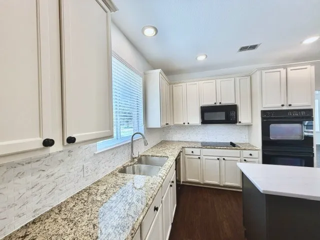 Single Family Residence For Sale in Collin County , 316 Mimosa Drive, Murphy, Texas 75094, 4 Bedroom, 2 Bathroom, 2 Garage spaces, 2,455 Sqft, built in 2001, mls#21351474, Real Estate Agent in Murphy, Homes For Sale in Collin county, Homes For Sale in Murphy, Realtor in Murphy Texas, Real Estate Brokerage Independent Realty Texas, Luminita Cordes Realtor
