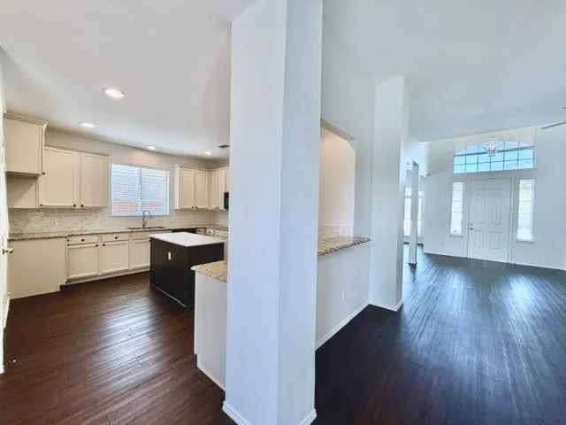 Single Family Residence For Sale in Collin County , 316 Mimosa Drive, Murphy, Texas 75094, 4 Bedroom, 2 Bathroom, 2 Garage spaces, 2,455 Sqft, built in 2001, mls#21351474, Real Estate Agent in Murphy, Homes For Sale in Collin county, Homes For Sale in Murphy, Realtor in Murphy Texas, Real Estate Brokerage Independent Realty Texas, Luminita Cordes Realtor