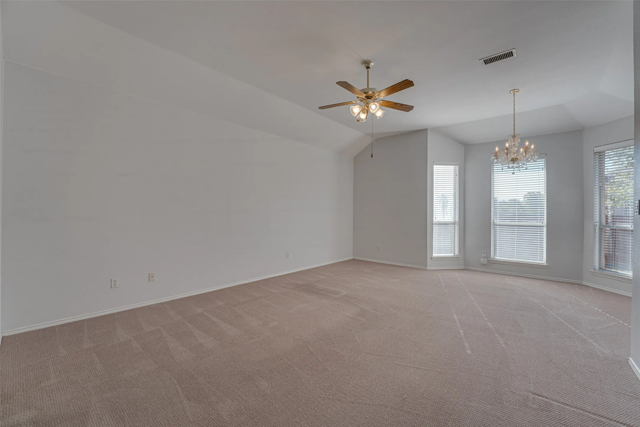Single Family Residence For Sale in Collin County , 316 Mimosa Drive, Murphy, Texas 75094, 4 Bedroom, 2 Bathroom, 2 Garage spaces, 2,455 Sqft, built in 2001, mls#21351474, Real Estate Agent in Murphy, Homes For Sale in Collin county, Homes For Sale in Murphy, Realtor in Murphy Texas, Real Estate Brokerage Independent Realty Texas, Luminita Cordes Realtor