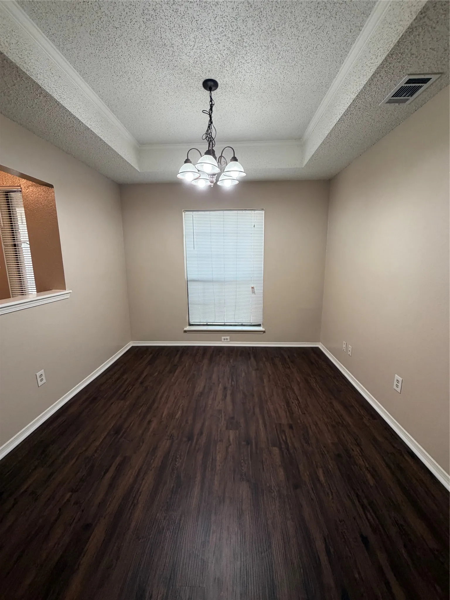 Single Family Residence For Rent in Dallas County , 1221 Castleman Drive, Cedar Hill, Texas 75104, 3 Bedroom, 2 Bathroom, 2 Garage spaces, 1,914 Sqft, built in 1986, mls#21352459, Real Estate Agent in Cedar Hill, Homes For Rent in Dallas county, Homes For Rent in Cedar Hill, Realtor in Cedar Hill Texas, Real Estate Brokerage Independent Realty Texas, Luminita Cordes Realtor