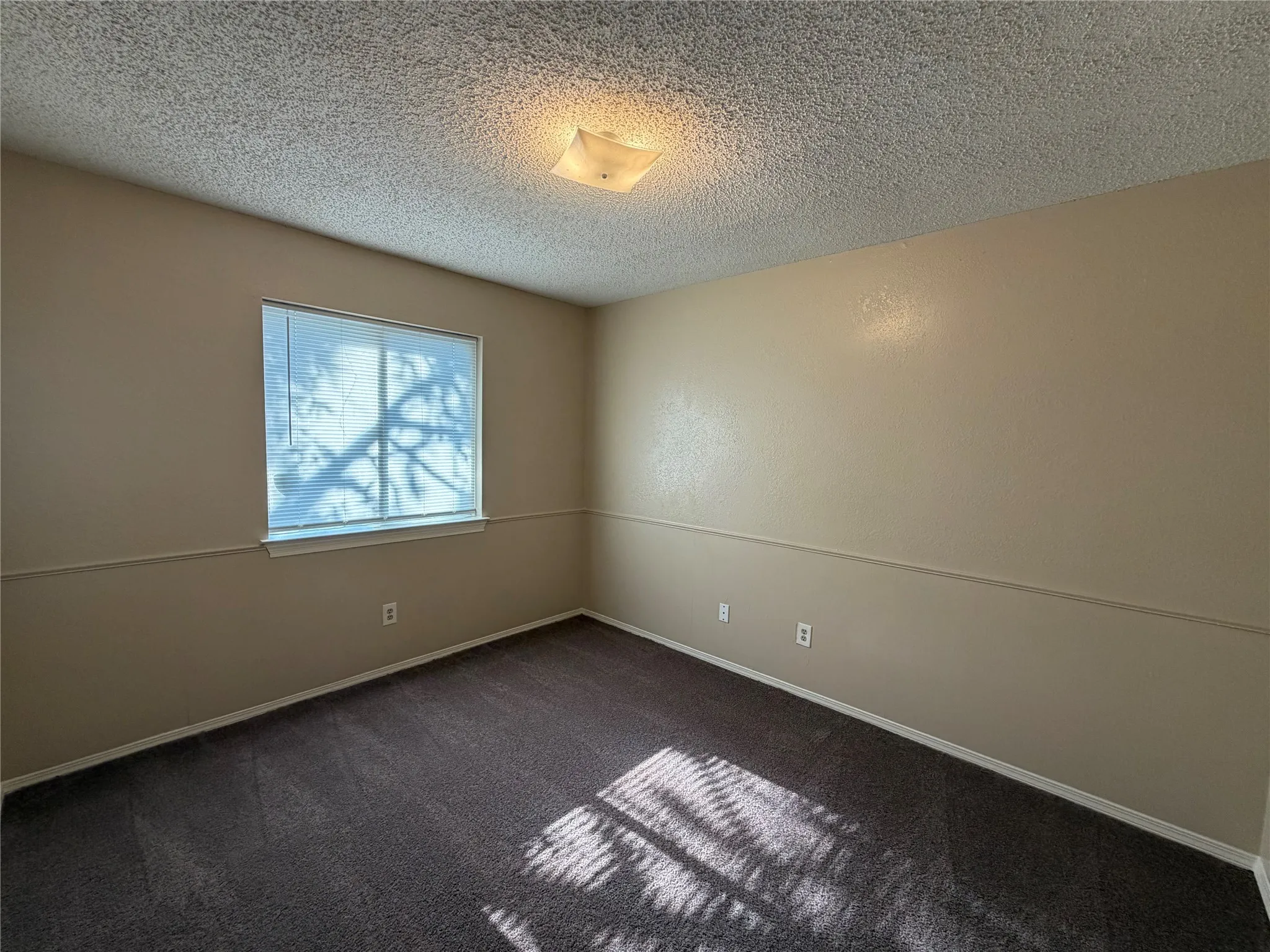 Single Family Residence For Rent in Dallas County , 1221 Castleman Drive, Cedar Hill, Texas 75104, 3 Bedroom, 2 Bathroom, 2 Garage spaces, 1,914 Sqft, built in 1986, mls#21352459, Real Estate Agent in Cedar Hill, Homes For Rent in Dallas county, Homes For Rent in Cedar Hill, Realtor in Cedar Hill Texas, Real Estate Brokerage Independent Realty Texas, Luminita Cordes Realtor