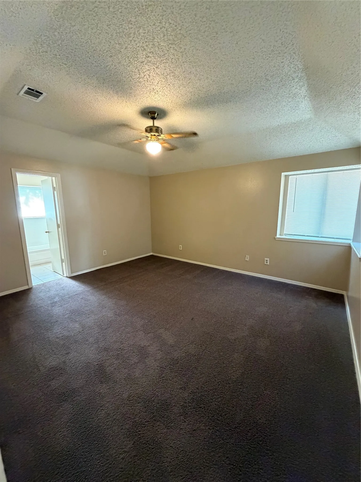 Single Family Residence For Rent in Dallas County , 1221 Castleman Drive, Cedar Hill, Texas 75104, 3 Bedroom, 2 Bathroom, 2 Garage spaces, 1,914 Sqft, built in 1986, mls#21352459, Real Estate Agent in Cedar Hill, Homes For Rent in Dallas county, Homes For Rent in Cedar Hill, Realtor in Cedar Hill Texas, Real Estate Brokerage Independent Realty Texas, Luminita Cordes Realtor