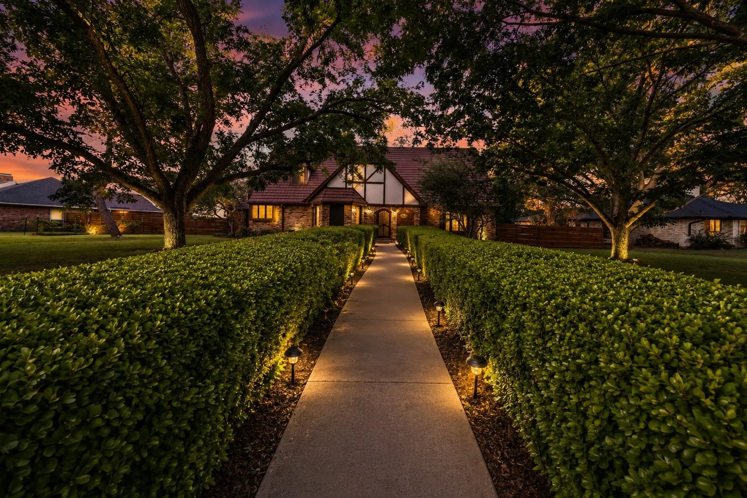 Single Family Residence For Sale in Dallas County , 212 Magic Lane, Sunnyvale, Texas 75182, 4 Bedroom, 5 Bathroom, 2 Garage spaces, 2,480 Sqft, built in 1980, Price $579,900, mls#21352291, Real Estate Agent in Sunnyvale, Homes For Sale in Dallas county, Homes For Sale in Sunnyvale, Realtor in Sunnyvale Texas, Real Estate Brokerage Independent Realty Texas, Luminita Cordes Realtor