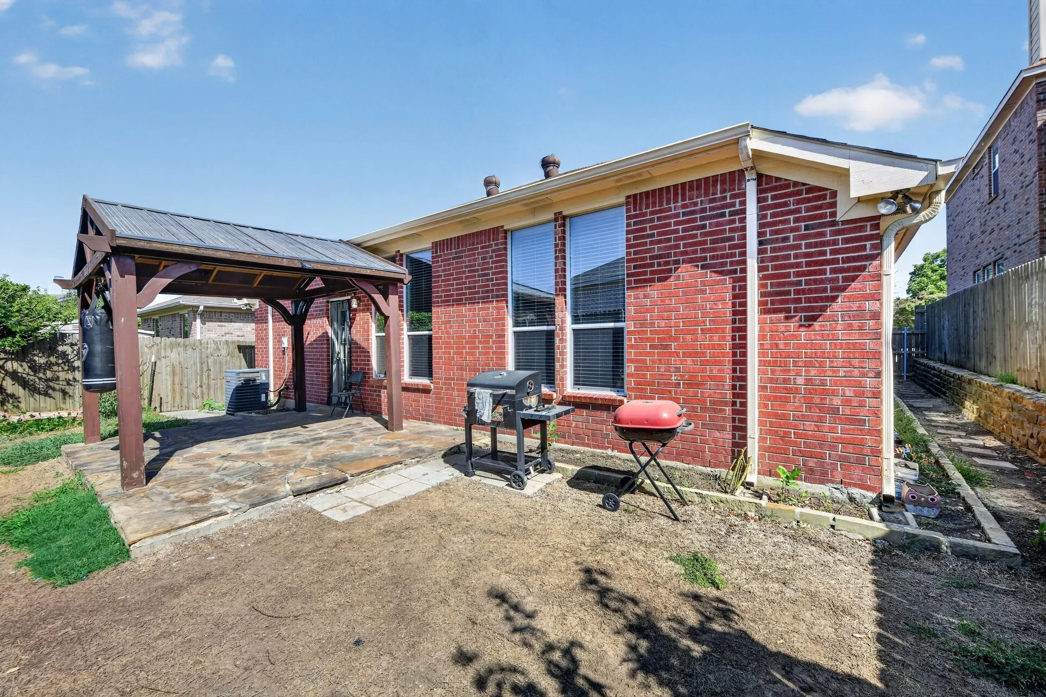 Single Family Residence For Rent in Tarrant County , 803 E Alexander Lane, Euless, Texas 76040, 4 Bedroom, 4 Bathroom, 2 Garage spaces, 1,950 Sqft, built in 2004, mls#21352470, Real Estate Agent in Euless, Homes For Rent in Tarrant county, Homes For Rent in Euless, Realtor in Euless Texas, Real Estate Brokerage Independent Realty Texas, Luminita Cordes Realtor