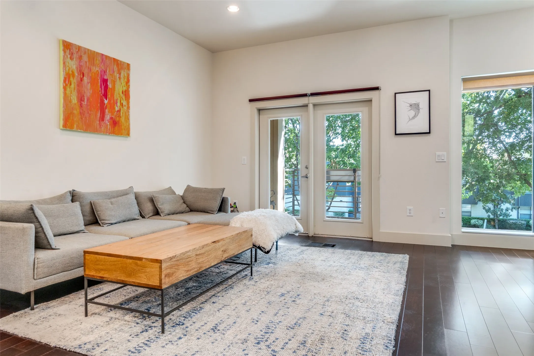 Condominium For Rent in Dallas County , 4111 Newton Avenue 25, Dallas, Texas 75219, 2 Bedroom, 3 Bathroom, 2 Garage spaces, 2,031 Sqft, built in 2007, mls#21352192, Real Estate Agent in Dallas, Homes For Rent in Dallas county, Homes For Rent in Dallas, Realtor in Dallas Texas, Real Estate Brokerage Independent Realty Texas, Luminita Cordes Realtor