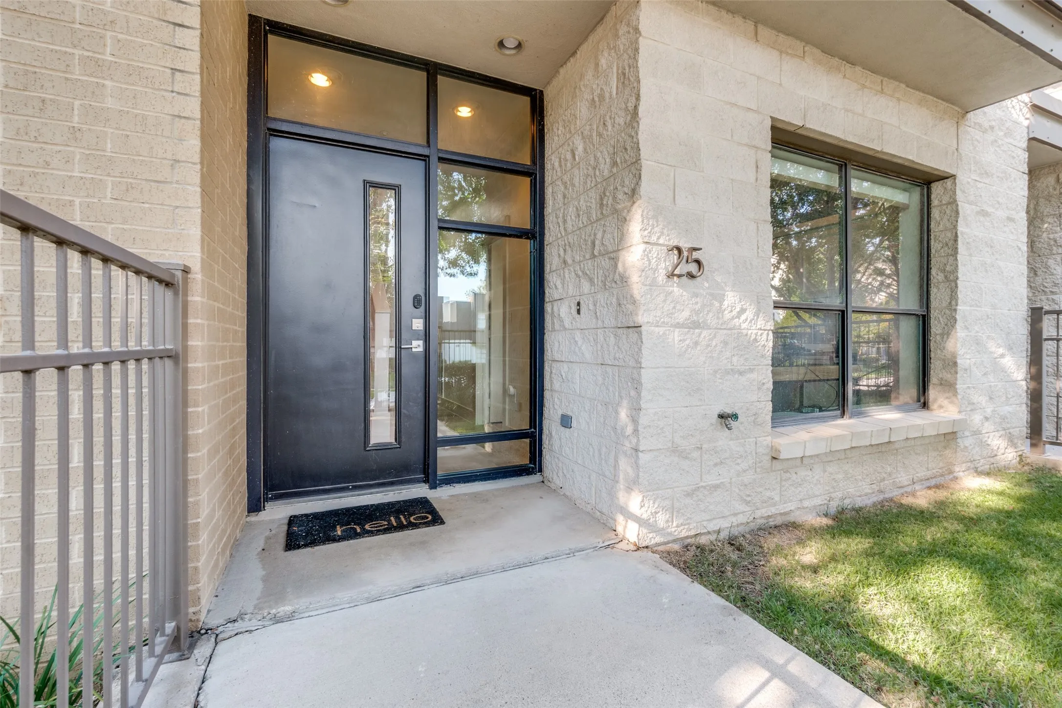 Condominium For Rent in Dallas County , 4111 Newton Avenue 25, Dallas, Texas 75219, 2 Bedroom, 3 Bathroom, 2 Garage spaces, 2,031 Sqft, built in 2007, mls#21352192, Real Estate Agent in Dallas, Homes For Rent in Dallas county, Homes For Rent in Dallas, Realtor in Dallas Texas, Real Estate Brokerage Independent Realty Texas, Luminita Cordes Realtor