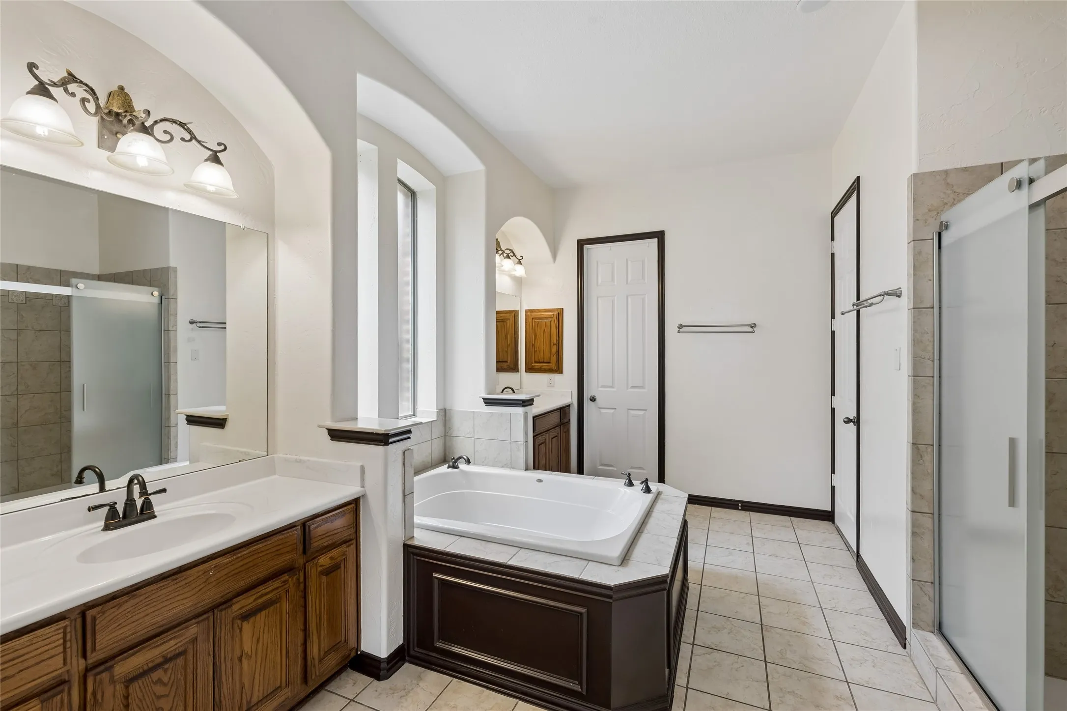 Single Family Residence For Sale in Tarrant County , 2655 Waterfront Drive, Grand Prairie, Texas 75054, 5 Bedroom, 4 Bathroom, 3 Garage spaces, 3,603 Sqft, built in 2006, mls#21342605, Real Estate Agent in Grand Prairie, Homes For Sale in Tarrant county, Homes For Sale in Grand Prairie, Realtor in Grand Prairie Texas, Real Estate Brokerage Independent Realty Texas, Luminita Cordes Realtor