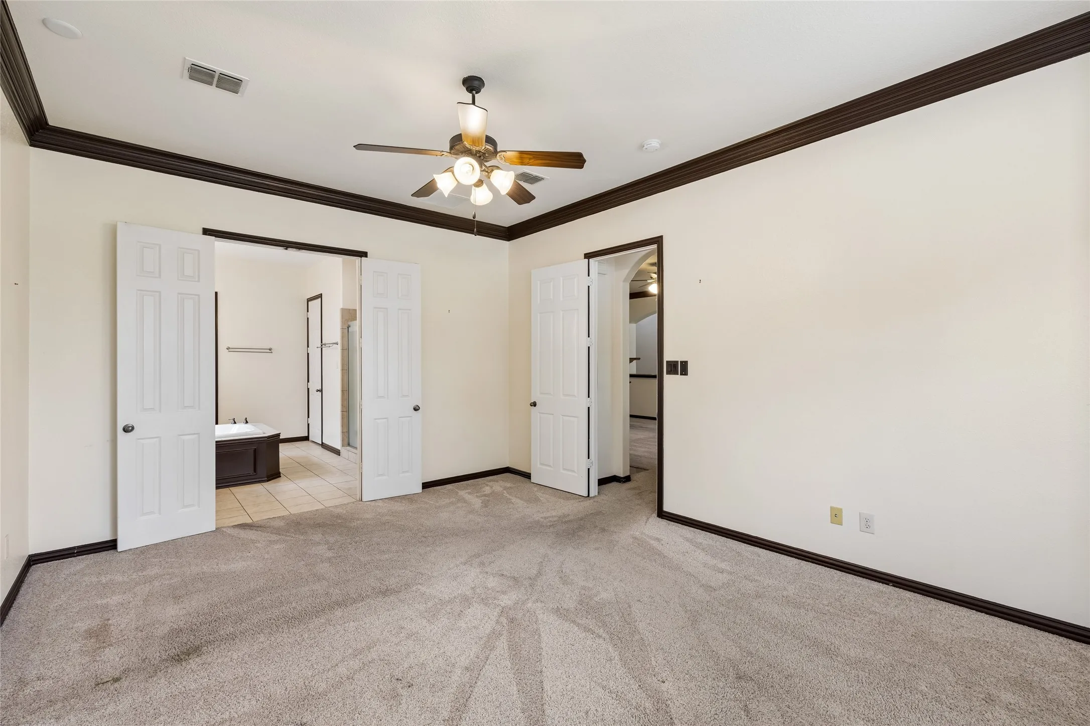 Single Family Residence For Sale in Tarrant County , 2655 Waterfront Drive, Grand Prairie, Texas 75054, 5 Bedroom, 4 Bathroom, 3 Garage spaces, 3,603 Sqft, built in 2006, mls#21342605, Real Estate Agent in Grand Prairie, Homes For Sale in Tarrant county, Homes For Sale in Grand Prairie, Realtor in Grand Prairie Texas, Real Estate Brokerage Independent Realty Texas, Luminita Cordes Realtor