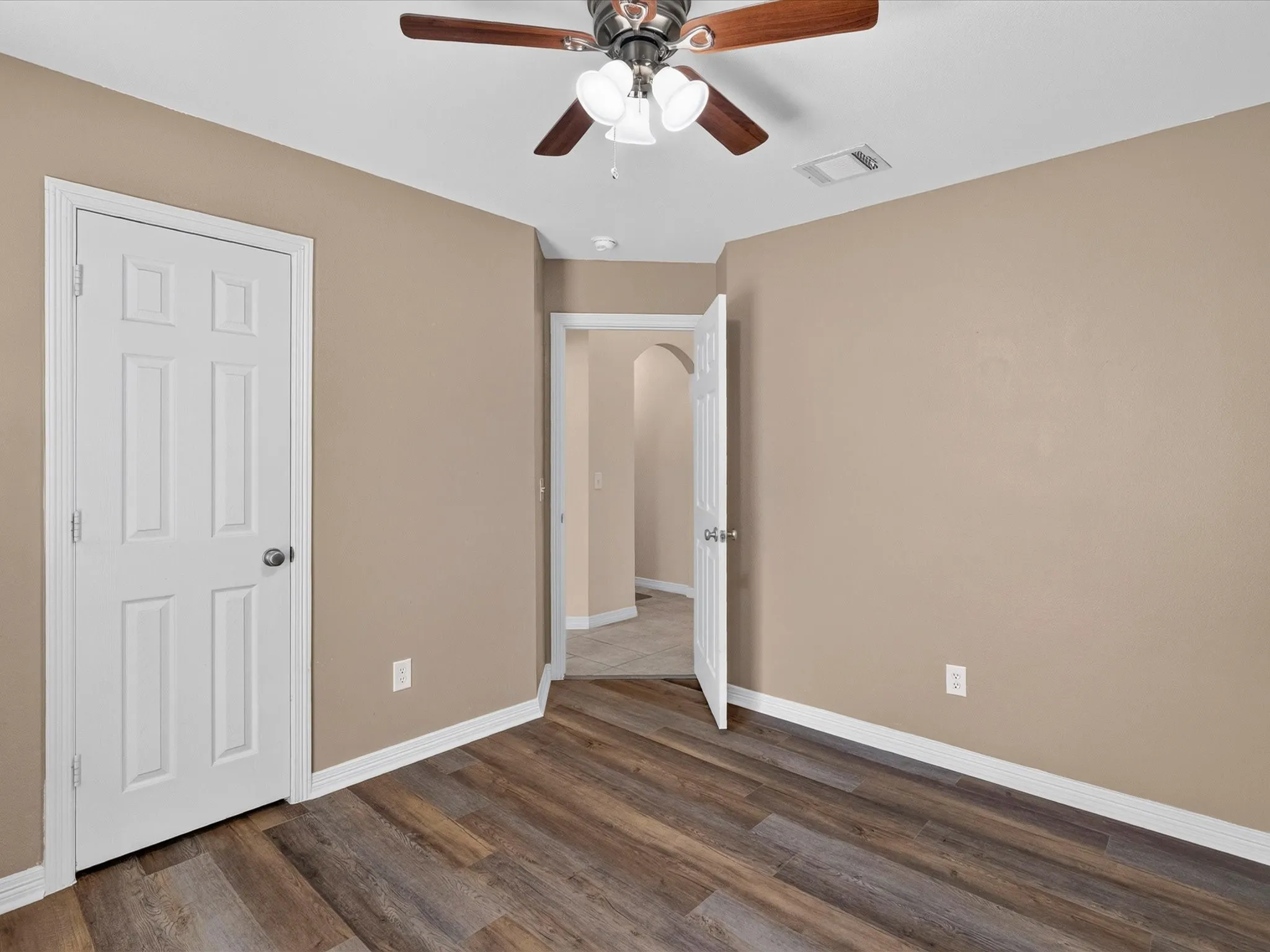 Single Family Residence For Sale in Collin County , 1352 Bateman Lane, Celina, Texas 75009, 4 Bedroom, 2 Bathroom, 2 Garage spaces, 2,300 Sqft, built in 2007, mls#21352472, Real Estate Agent in Celina, Homes For Sale in Collin county, Homes For Sale in Celina, Realtor in Celina Texas, Real Estate Brokerage Independent Realty Texas, Luminita Cordes Realtor
