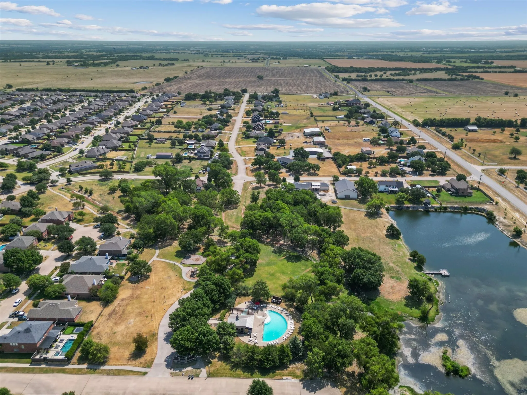 Single Family Residence For Sale in Collin County , 1352 Bateman Lane, Celina, Texas 75009, 4 Bedroom, 2 Bathroom, 2 Garage spaces, 2,300 Sqft, built in 2007, mls#21352472, Real Estate Agent in Celina, Homes For Sale in Collin county, Homes For Sale in Celina, Realtor in Celina Texas, Real Estate Brokerage Independent Realty Texas, Luminita Cordes Realtor