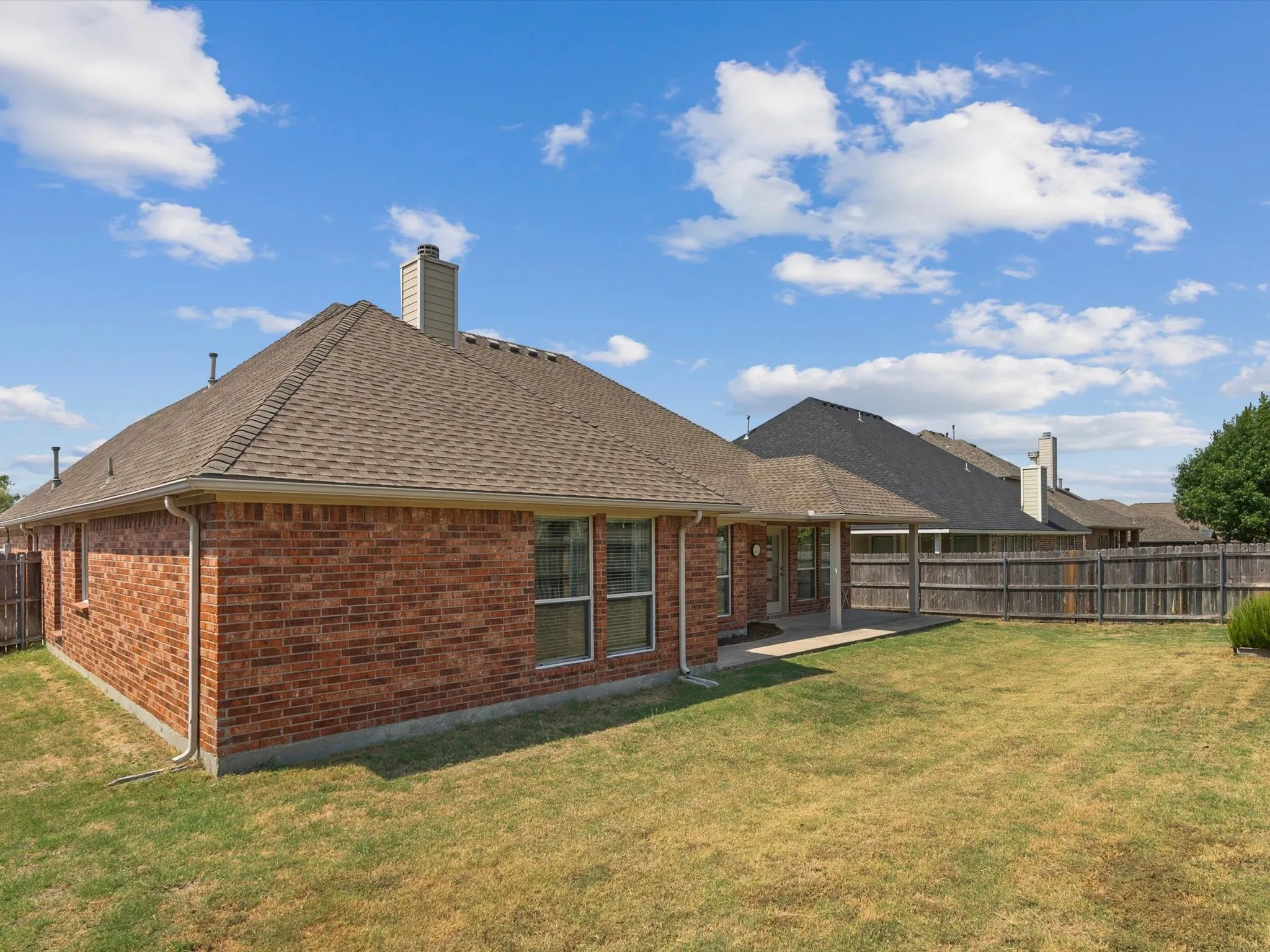 Single Family Residence For Sale in Collin County , 1352 Bateman Lane, Celina, Texas 75009, 4 Bedroom, 2 Bathroom, 2 Garage spaces, 2,300 Sqft, built in 2007, mls#21352472, Real Estate Agent in Celina, Homes For Sale in Collin county, Homes For Sale in Celina, Realtor in Celina Texas, Real Estate Brokerage Independent Realty Texas, Luminita Cordes Realtor