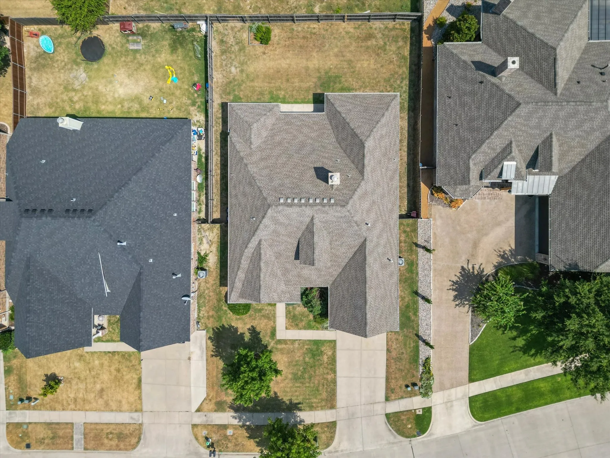 Single Family Residence For Sale in Collin County , 1352 Bateman Lane, Celina, Texas 75009, 4 Bedroom, 2 Bathroom, 2 Garage spaces, 2,300 Sqft, built in 2007, mls#21352472, Real Estate Agent in Celina, Homes For Sale in Collin county, Homes For Sale in Celina, Realtor in Celina Texas, Real Estate Brokerage Independent Realty Texas, Luminita Cordes Realtor