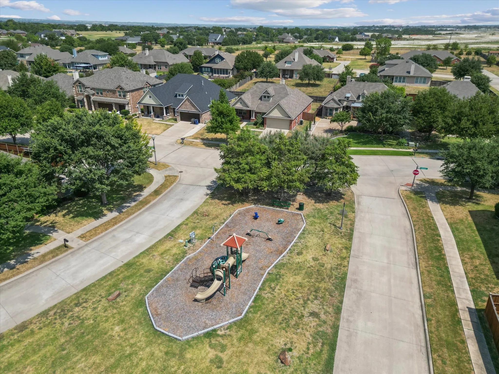 Single Family Residence For Sale in Collin County , 1352 Bateman Lane, Celina, Texas 75009, 4 Bedroom, 2 Bathroom, 2 Garage spaces, 2,300 Sqft, built in 2007, mls#21352472, Real Estate Agent in Celina, Homes For Sale in Collin county, Homes For Sale in Celina, Realtor in Celina Texas, Real Estate Brokerage Independent Realty Texas, Luminita Cordes Realtor