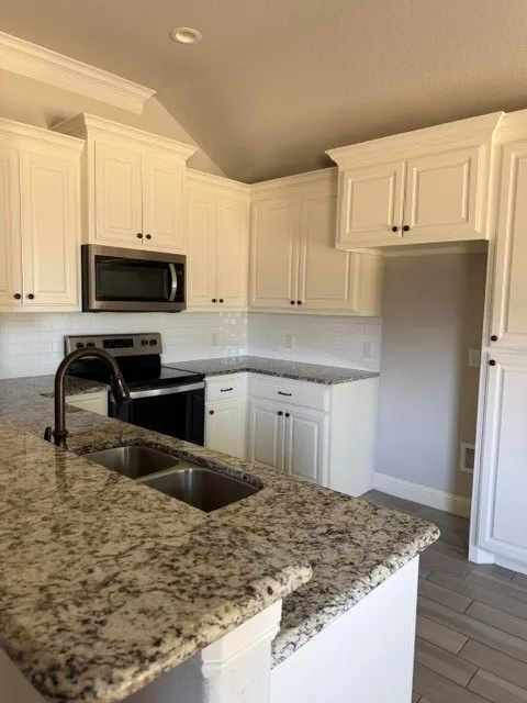Single Family Residence For Rent in Hood County , 272 Jacinth Lane, Granbury, Texas 76049, 4 Bedroom, 2 Bathroom, 2 Garage spaces, 1,719 Sqft, built in 2020, mls#21352479, Real Estate Agent in Granbury, Homes For Rent in Hood county, Homes For Rent in Granbury, Realtor in Granbury Texas, Real Estate Brokerage Independent Realty Texas, Luminita Cordes Realtor