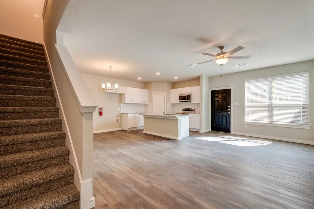 Apartment For Rent in Ellis County , 700 Fallow Drive, Venus, Texas 76084, 2 Bedroom, 2 Bathroom, 1 Garage spaces, 1,134 Sqft, built in 2022, mls#21352481, Real Estate Agent in Venus, Homes For Rent in Ellis county, Homes For Rent in Venus, Realtor in Venus Texas, Real Estate Brokerage Independent Realty Texas, Luminita Cordes Realtor