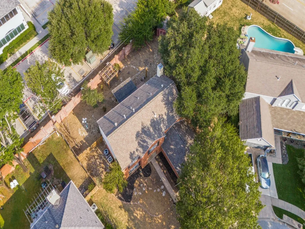 Single Family Residence For Sale in Tarrant County , 606 Berkley Drive, Grapevine, Texas 76051, 4 Bedroom, 3 Bathroom, 2 Garage spaces, 2,574 Sqft, built in 1988, mls#21352485, Real Estate Agent in Grapevine, Homes For Sale in Tarrant county, Homes For Sale in Grapevine, Realtor in Grapevine Texas, Real Estate Brokerage Independent Realty Texas, Luminita Cordes Realtor