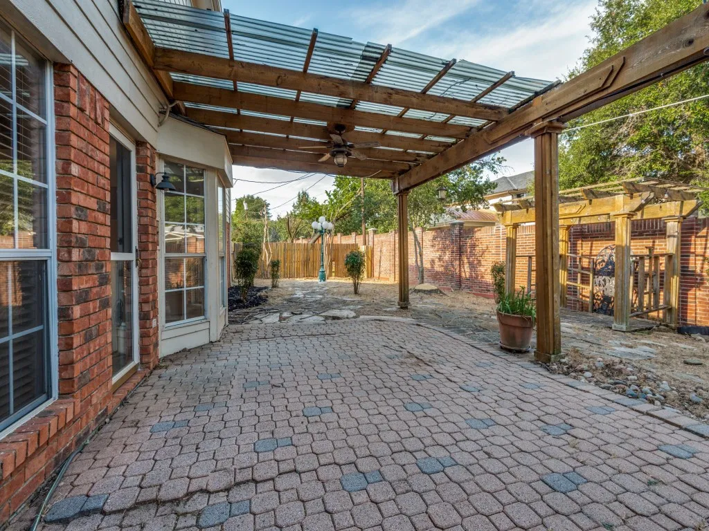 Single Family Residence For Sale in Tarrant County , 606 Berkley Drive, Grapevine, Texas 76051, 4 Bedroom, 3 Bathroom, 2 Garage spaces, 2,574 Sqft, built in 1988, mls#21352485, Real Estate Agent in Grapevine, Homes For Sale in Tarrant county, Homes For Sale in Grapevine, Realtor in Grapevine Texas, Real Estate Brokerage Independent Realty Texas, Luminita Cordes Realtor