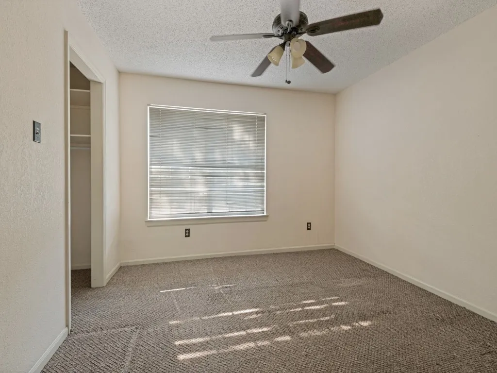 Single Family Residence For Sale in Tarrant County , 606 Berkley Drive, Grapevine, Texas 76051, 4 Bedroom, 3 Bathroom, 2 Garage spaces, 2,574 Sqft, built in 1988, mls#21352485, Real Estate Agent in Grapevine, Homes For Sale in Tarrant county, Homes For Sale in Grapevine, Realtor in Grapevine Texas, Real Estate Brokerage Independent Realty Texas, Luminita Cordes Realtor