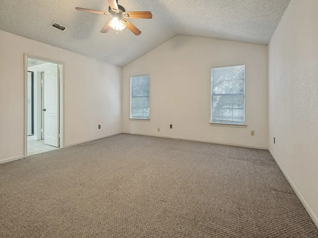 Single Family Residence For Sale in Tarrant County , 606 Berkley Drive, Grapevine, Texas 76051, 4 Bedroom, 3 Bathroom, 2 Garage spaces, 2,574 Sqft, built in 1988, mls#21352485, Real Estate Agent in Grapevine, Homes For Sale in Tarrant county, Homes For Sale in Grapevine, Realtor in Grapevine Texas, Real Estate Brokerage Independent Realty Texas, Luminita Cordes Realtor