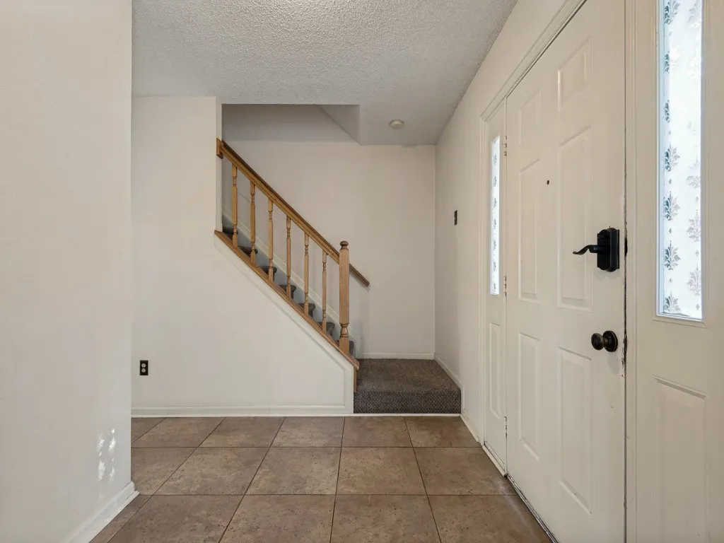 Single Family Residence For Sale in Tarrant County , 606 Berkley Drive, Grapevine, Texas 76051, 4 Bedroom, 3 Bathroom, 2 Garage spaces, 2,574 Sqft, built in 1988, mls#21352485, Real Estate Agent in Grapevine, Homes For Sale in Tarrant county, Homes For Sale in Grapevine, Realtor in Grapevine Texas, Real Estate Brokerage Independent Realty Texas, Luminita Cordes Realtor