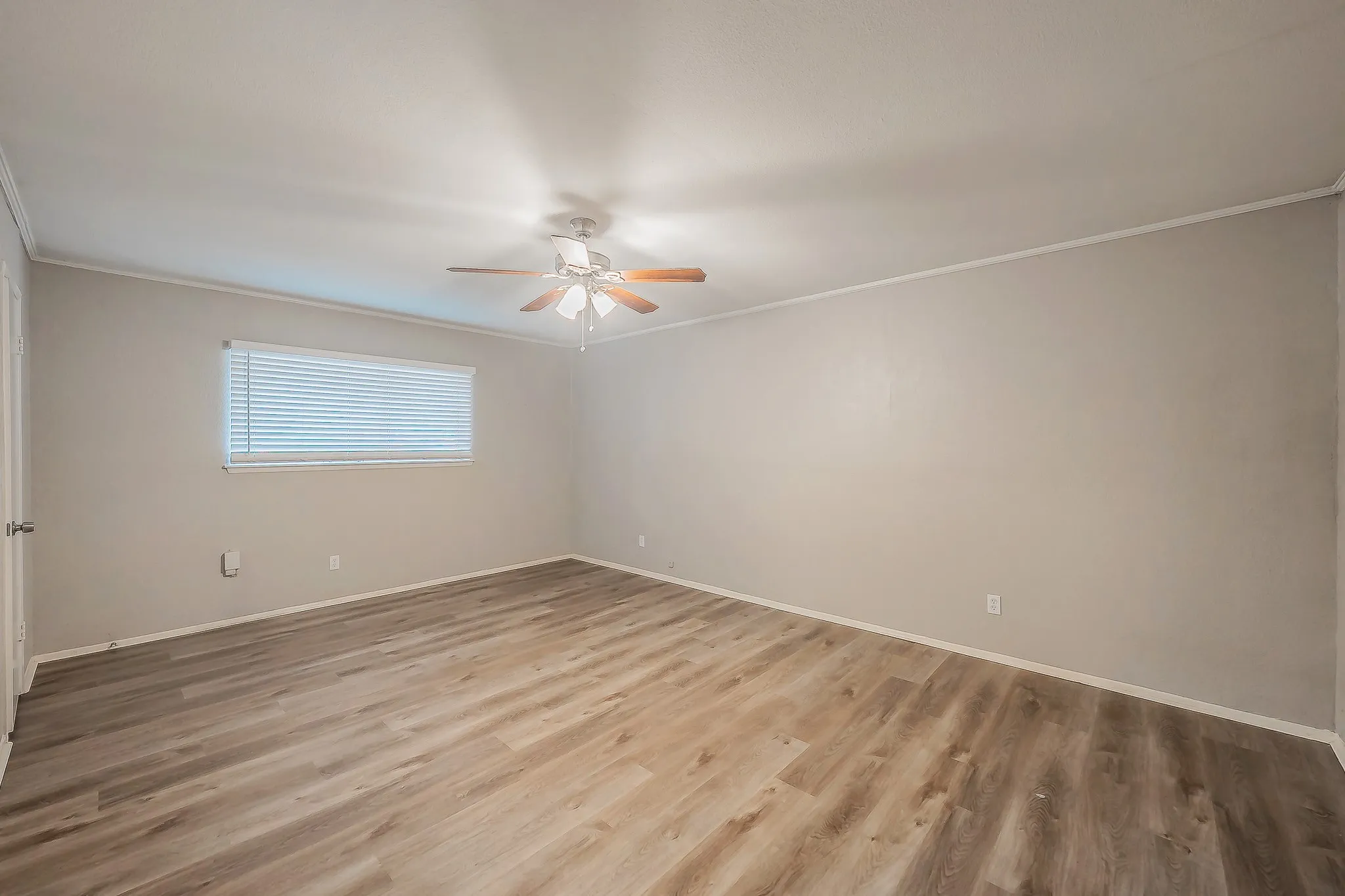Single Family Residence For Sale in Denton County , 1201 Kingston Drive, Lewisville, Texas 75067, 3 Bedroom, 2 Bathroom, 2 Garage spaces, 1,441 Sqft, built in 1970, mls#21350817, Real Estate Agent in Lewisville, Homes For Sale in Denton county, Homes For Sale in Lewisville, Realtor in Lewisville Texas, Real Estate Brokerage Independent Realty Texas, Luminita Cordes Realtor