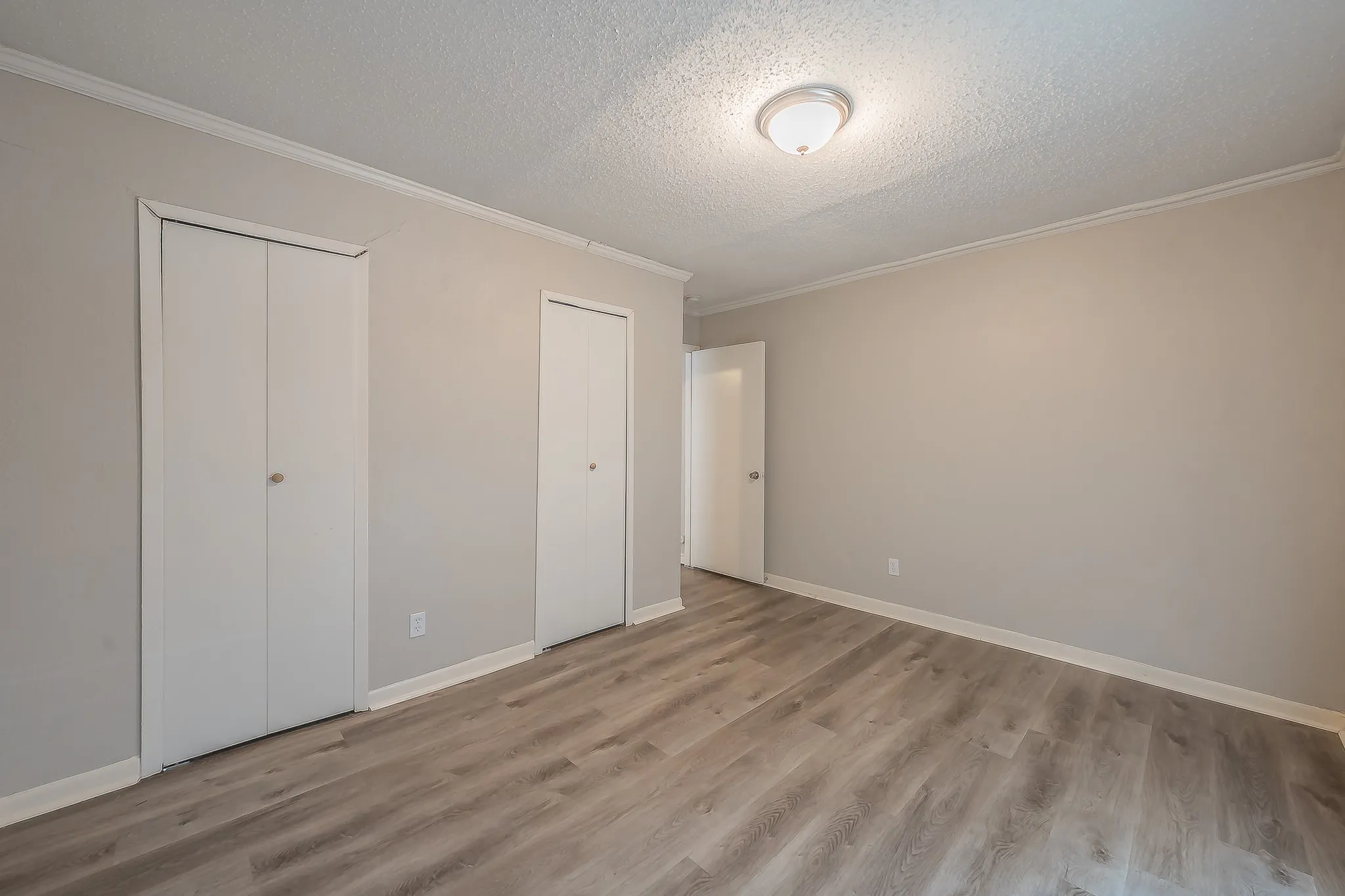 Single Family Residence For Sale in Denton County , 1201 Kingston Drive, Lewisville, Texas 75067, 3 Bedroom, 2 Bathroom, 2 Garage spaces, 1,441 Sqft, built in 1970, mls#21350817, Real Estate Agent in Lewisville, Homes For Sale in Denton county, Homes For Sale in Lewisville, Realtor in Lewisville Texas, Real Estate Brokerage Independent Realty Texas, Luminita Cordes Realtor
