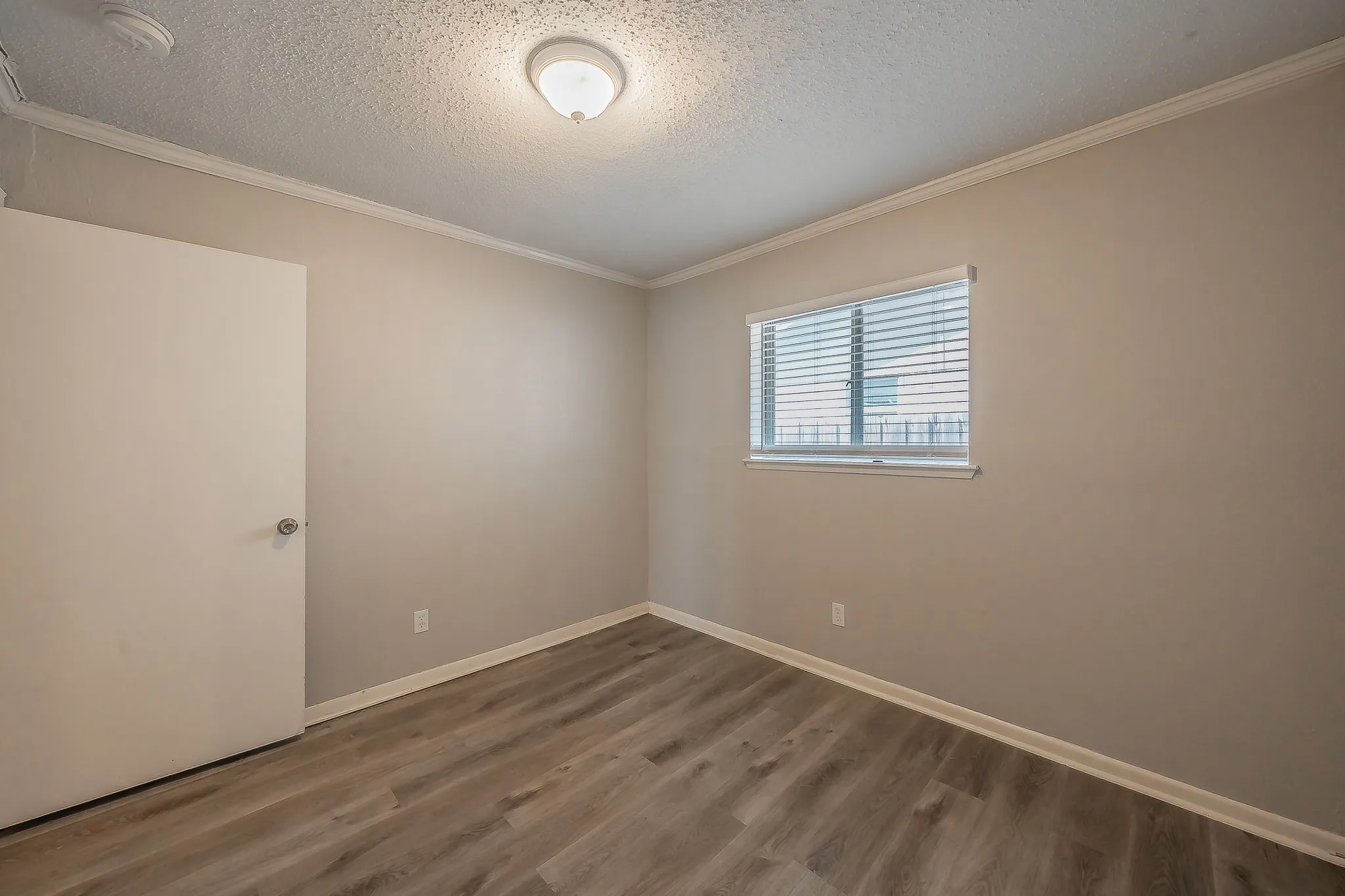 Single Family Residence For Sale in Denton County , 1201 Kingston Drive, Lewisville, Texas 75067, 3 Bedroom, 2 Bathroom, 2 Garage spaces, 1,441 Sqft, built in 1970, mls#21350817, Real Estate Agent in Lewisville, Homes For Sale in Denton county, Homes For Sale in Lewisville, Realtor in Lewisville Texas, Real Estate Brokerage Independent Realty Texas, Luminita Cordes Realtor