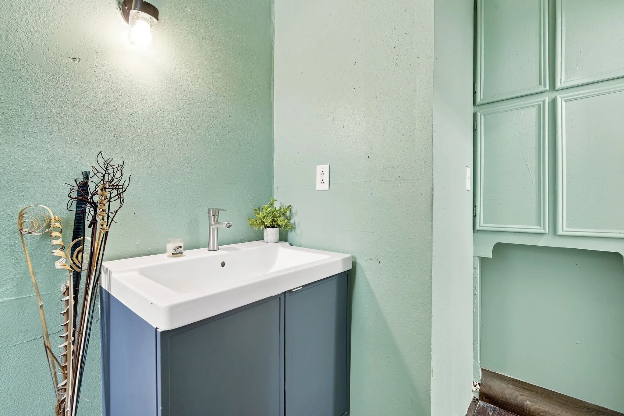 Single Family Residence For Sale in Ellis County , 204 Methodist Street, Red Oak, Texas 75154, 3 Bedroom, 2 Bathroom, Garage spaces, 1,388 Sqft, built in 1950, mls#21349536, Real Estate Agent in Red Oak, Homes For Sale in Ellis county, Homes For Sale in Red Oak, Realtor in Red Oak Texas, Real Estate Brokerage Independent Realty Texas, Luminita Cordes Realtor