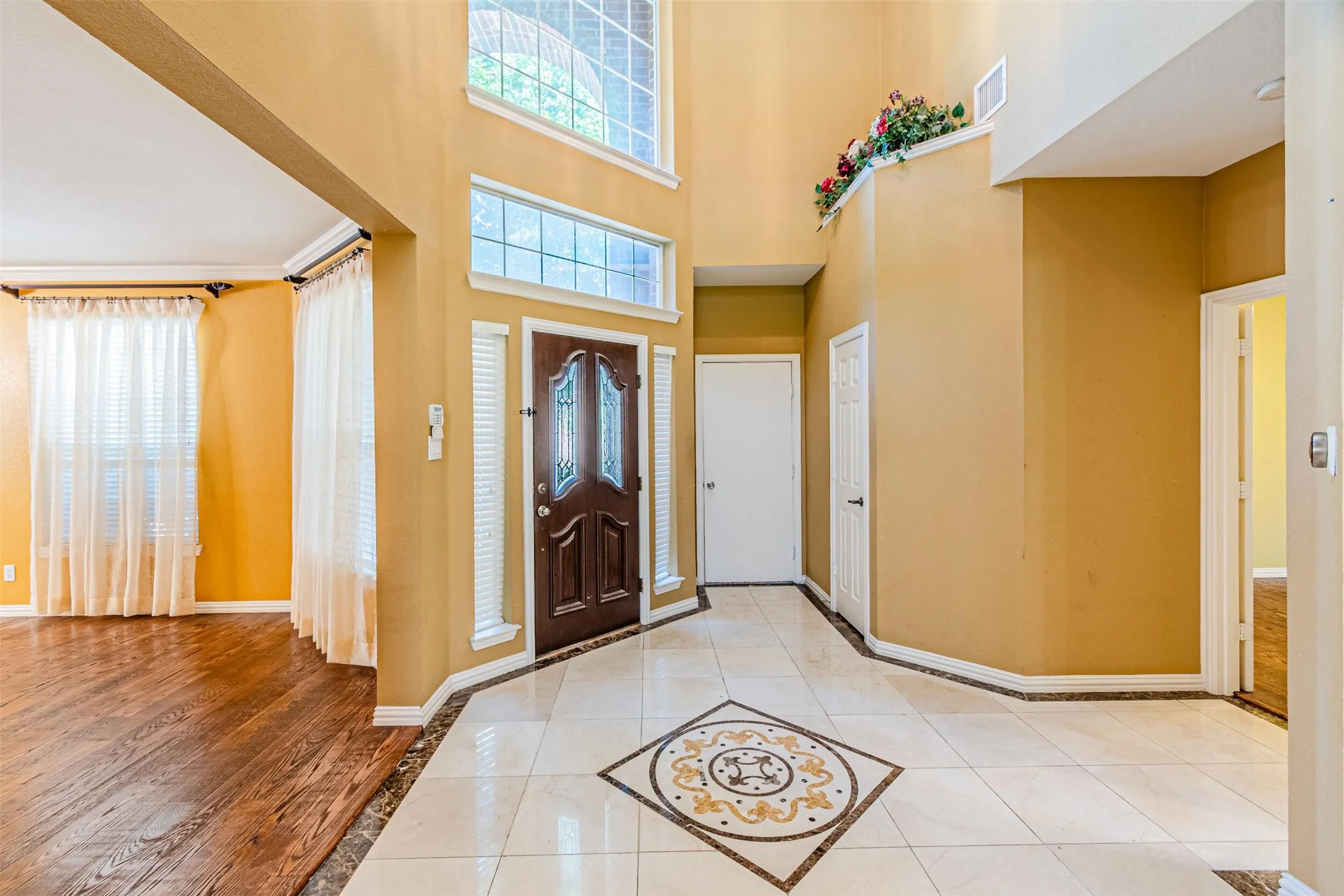 Single Family Residence For Rent in Denton County , 1913 Blue Ridge Drive, Flower Mound, Texas 75028, 4 Bedroom, 4 Bathroom, 2 Garage spaces, 3,784 Sqft, built in 1999, mls#21352478, Real Estate Agent in Flower Mound, Homes For Rent in Denton county, Homes For Rent in Flower Mound, Realtor in Flower Mound Texas, Real Estate Brokerage Independent Realty Texas, Luminita Cordes Realtor